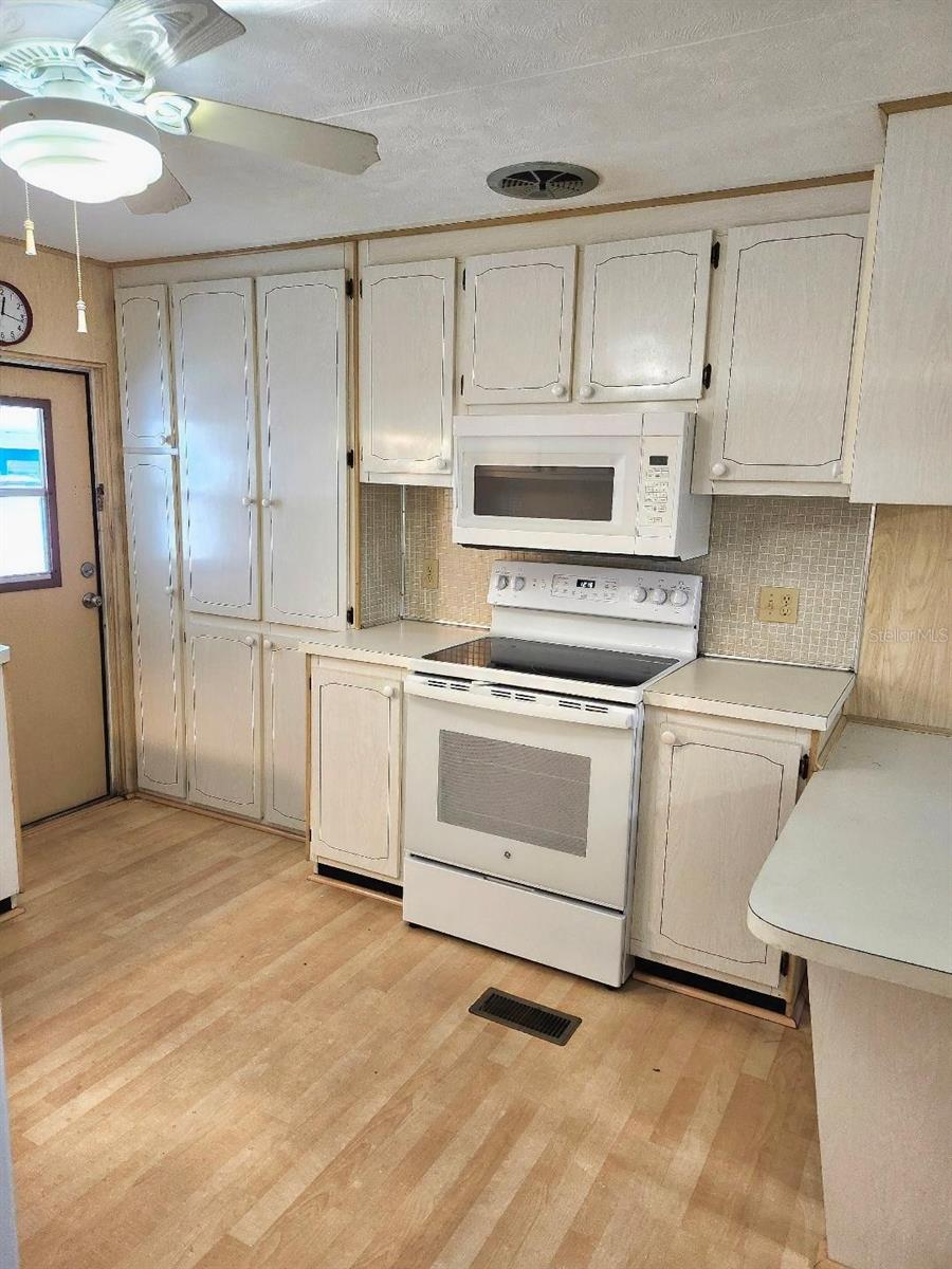 Image 18 of 63 For 6512 Texas Street