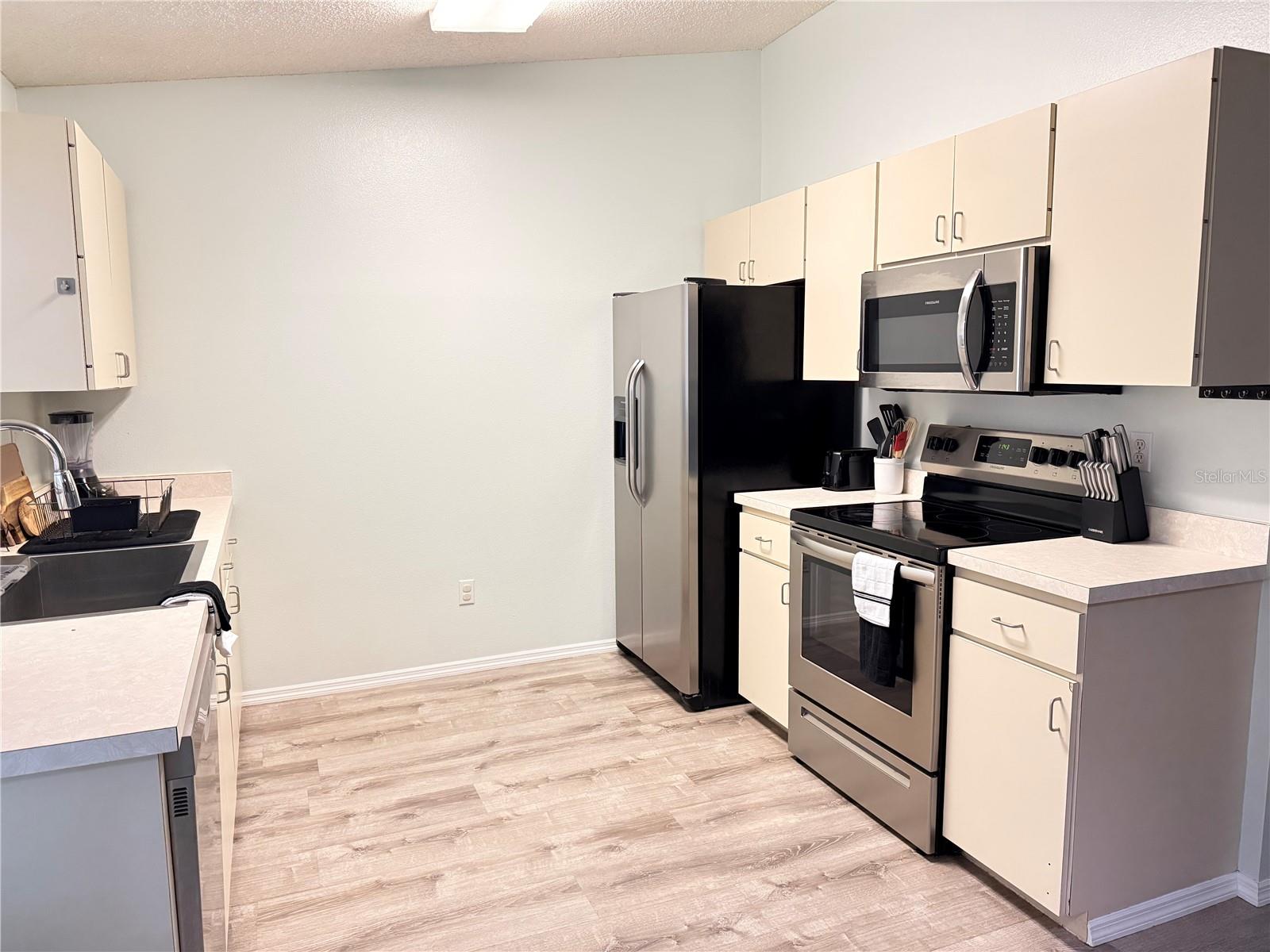 Image 5 of 19 For 344 49th Street W