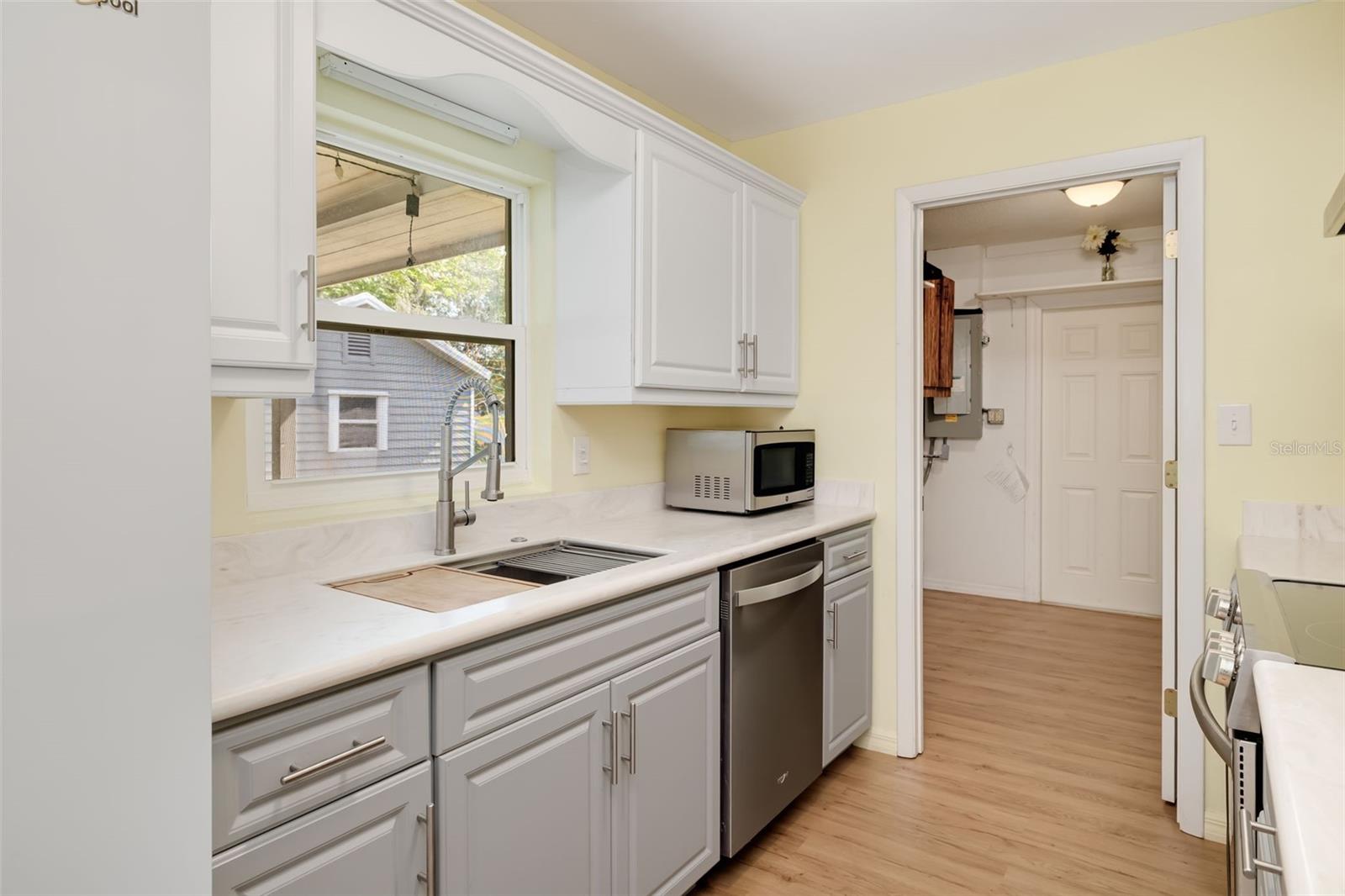 Image 12 of 49 For 1100 Hill Court