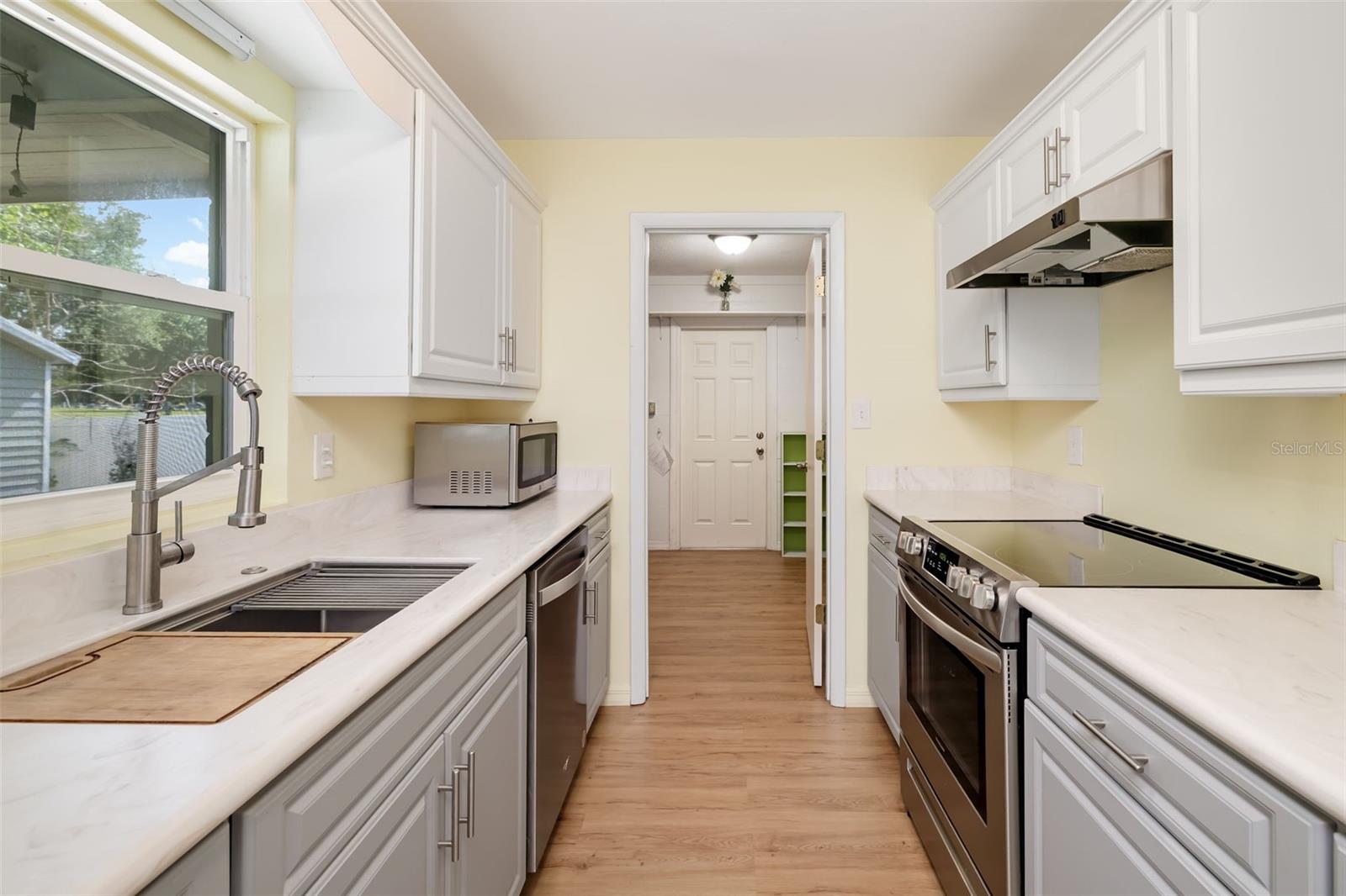 Image 13 of 49 For 1100 Hill Court