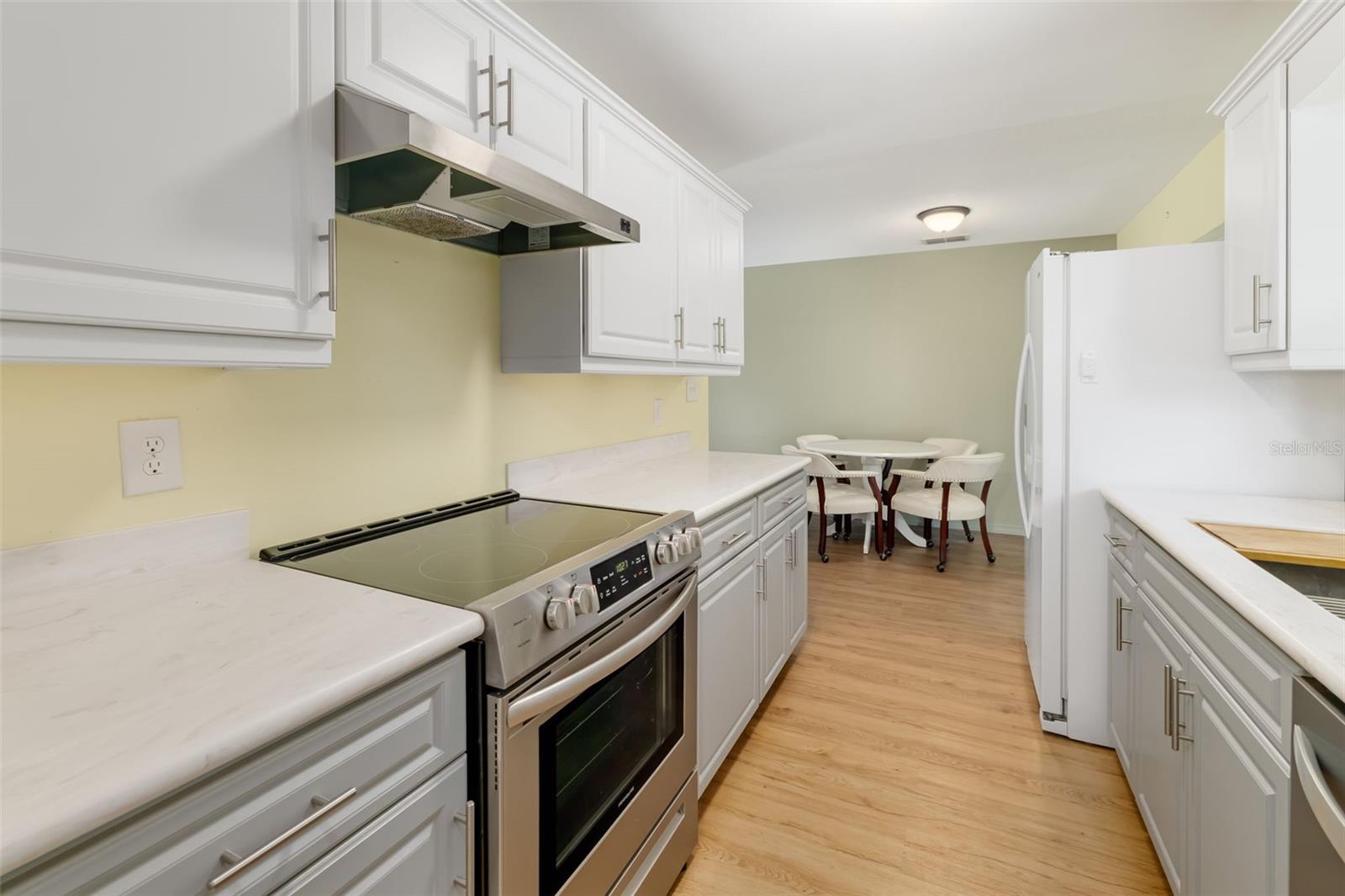 Image 14 of 49 For 1100 Hill Court