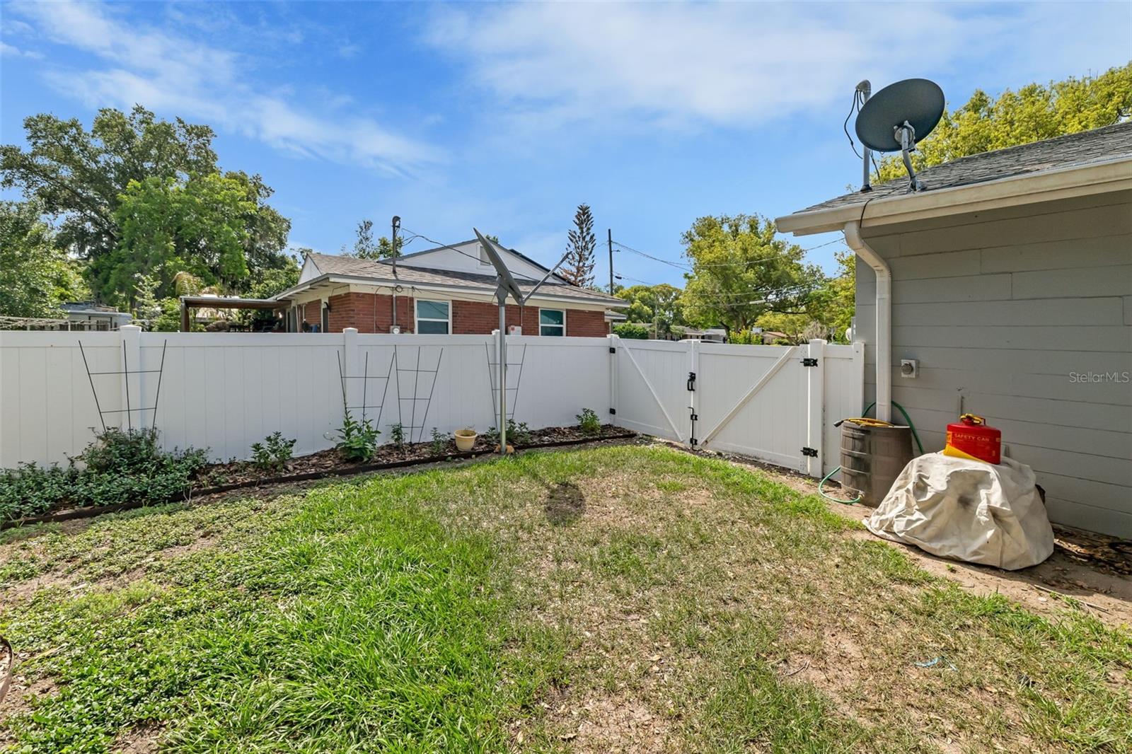 Image 39 of 49 For 1100 Hill Court