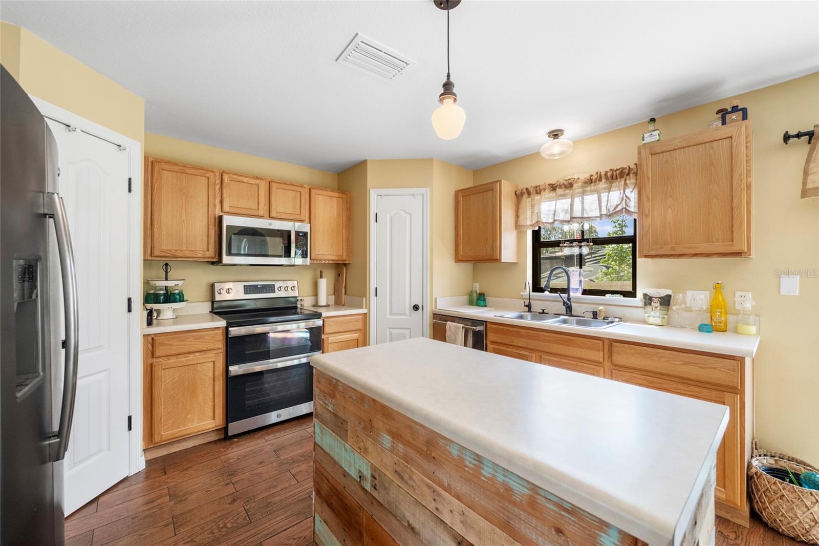 Image 8 of 45 For 5587 Kedgewick Lane