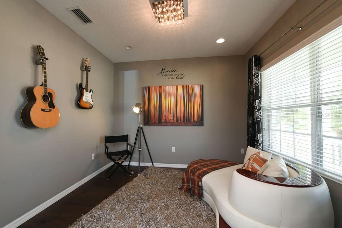Image 10 of 21 For 16823 Destrehen Court