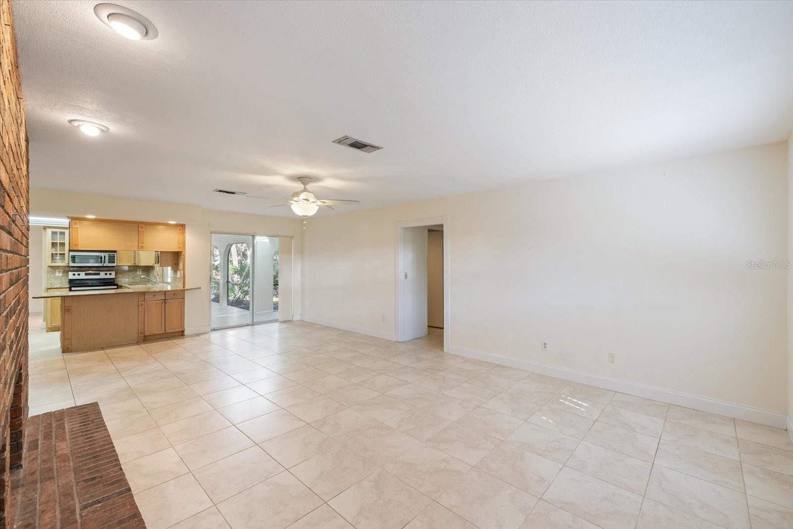 Image 14 of 44 For 5151 Oakmont Place