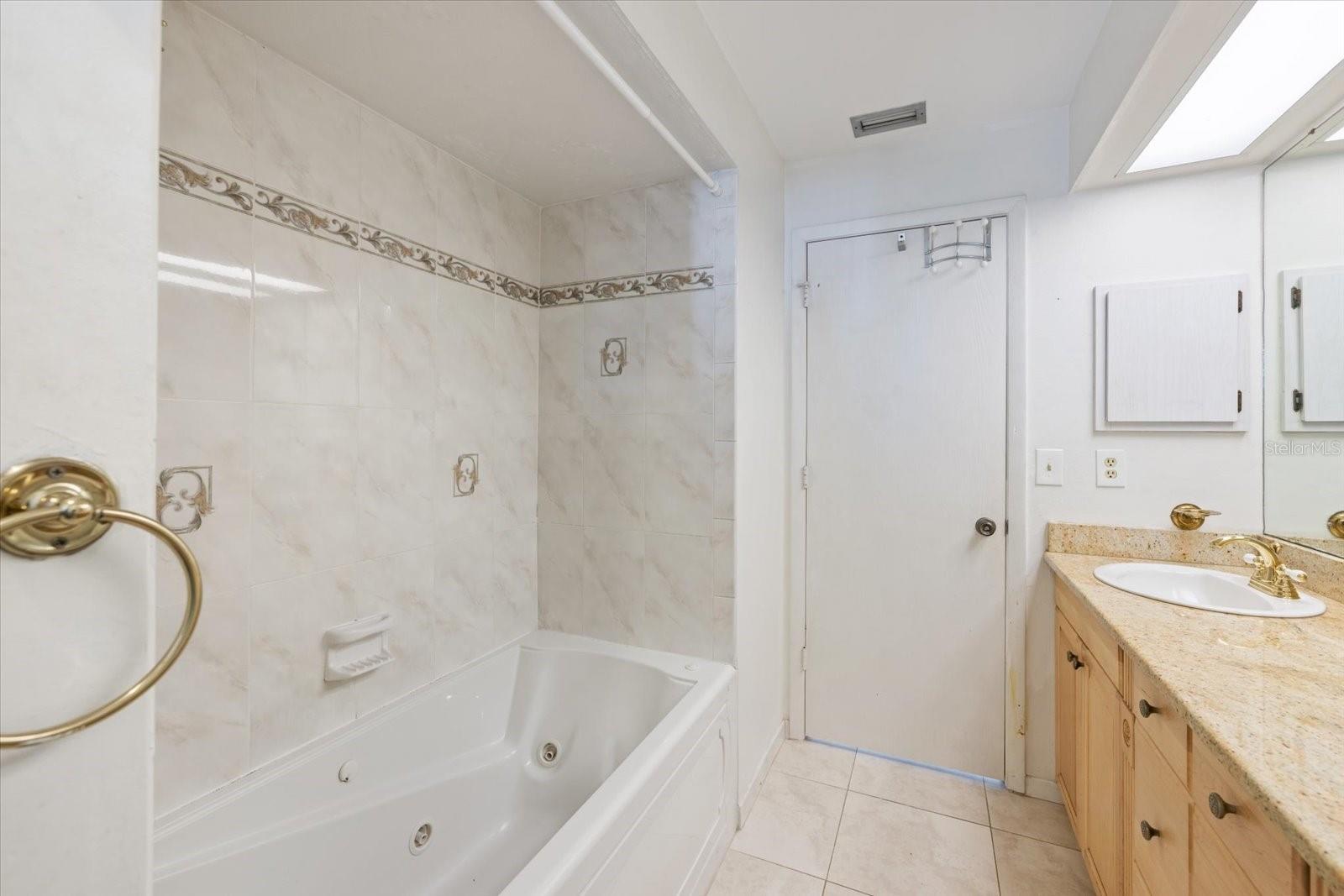 Image 24 of 44 For 5151 Oakmont Place