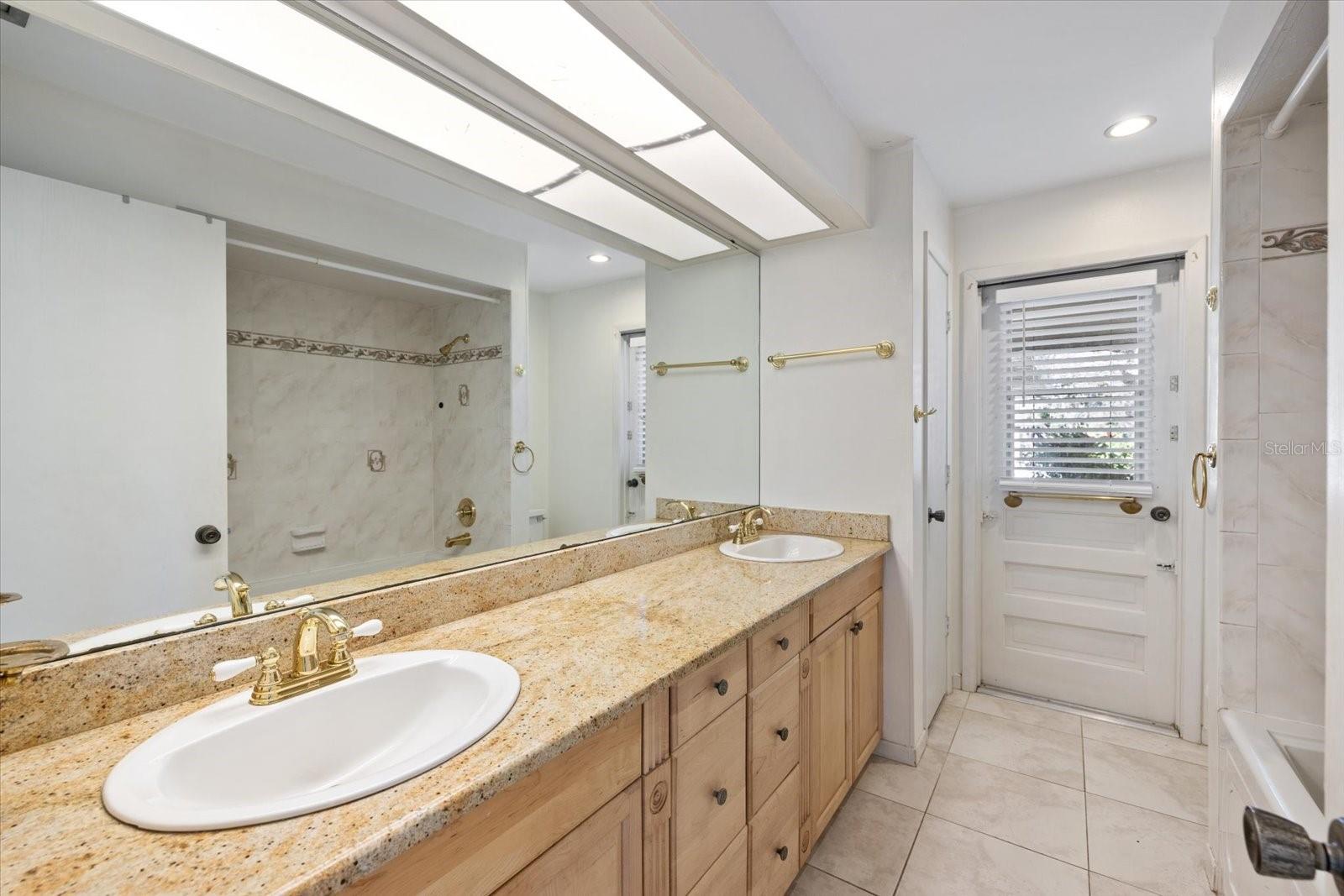 Image 25 of 44 For 5151 Oakmont Place