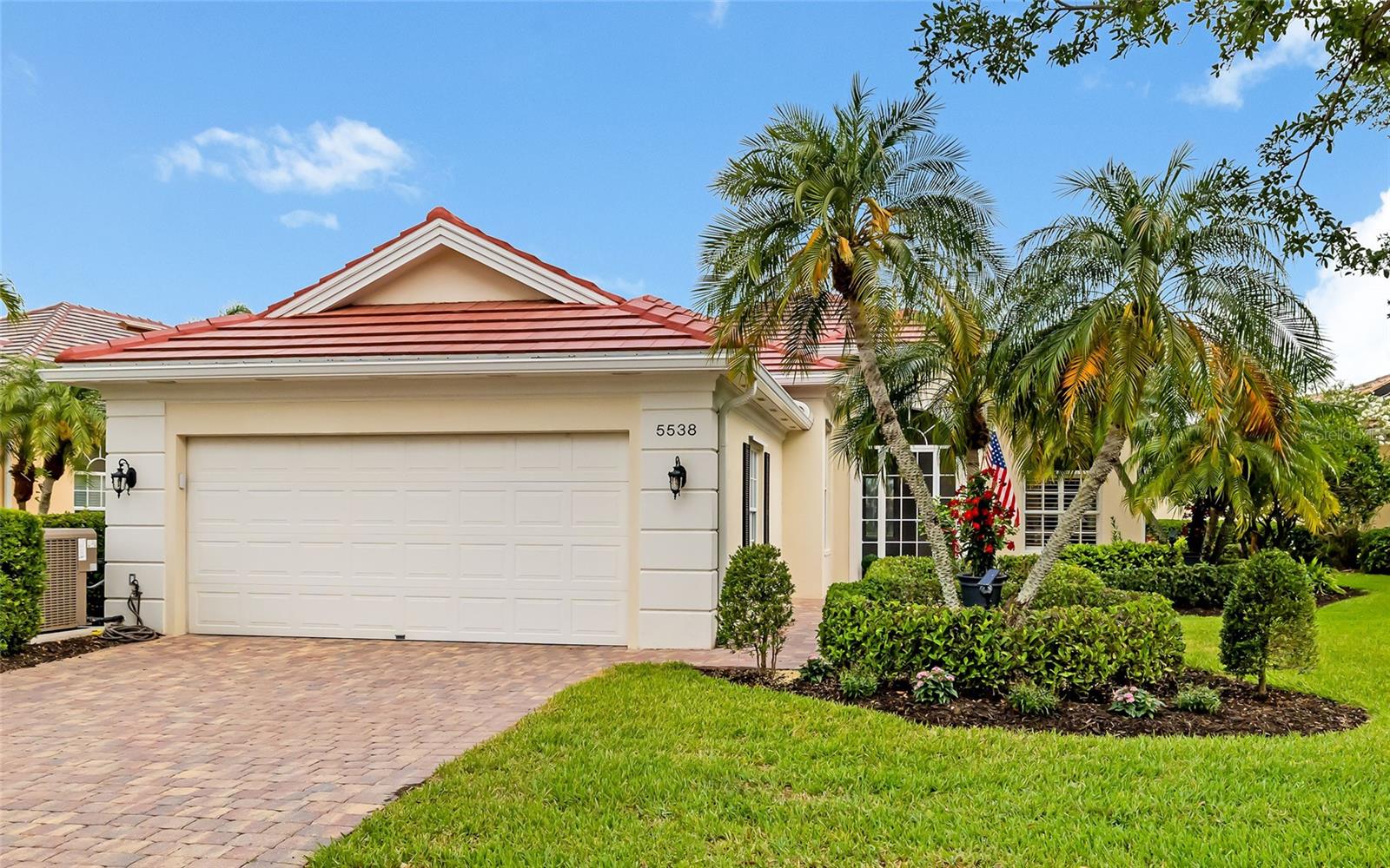 Image 8 of 50 For 5538 Carmona Place