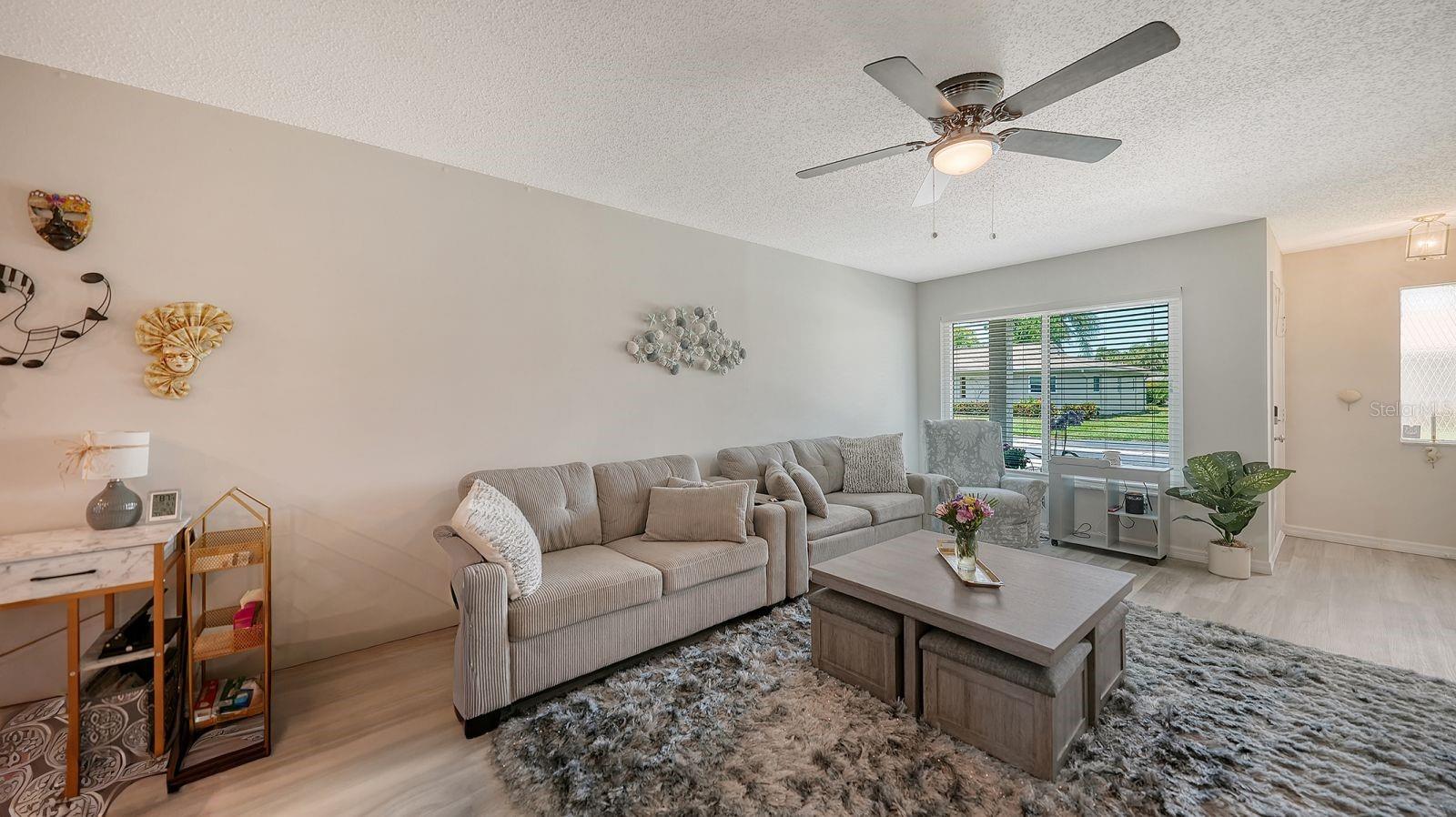 Image 12 of 49 For 2902 Captiva Gardens Drive 3