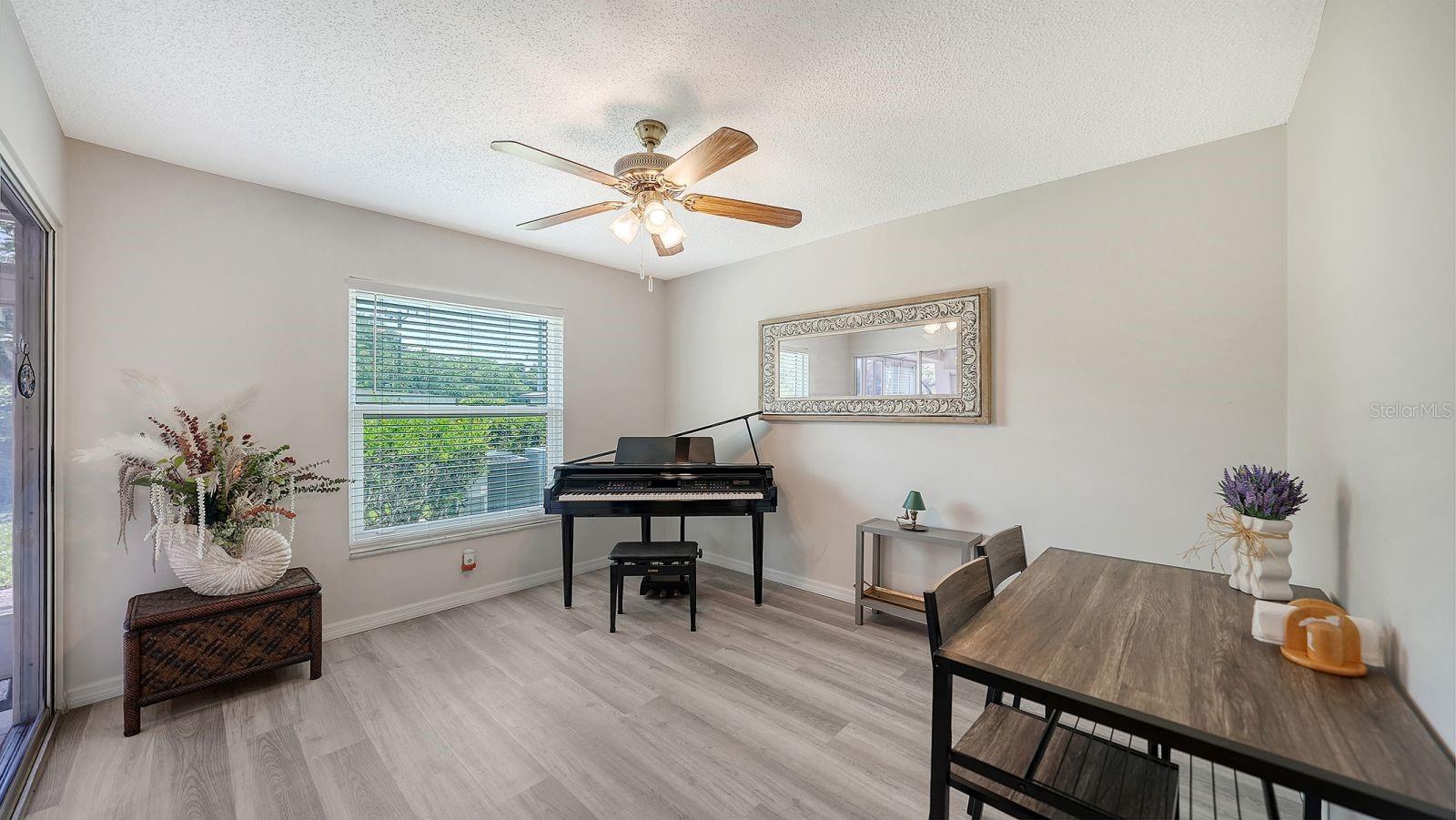 Image 16 of 49 For 2902 Captiva Gardens Drive 3