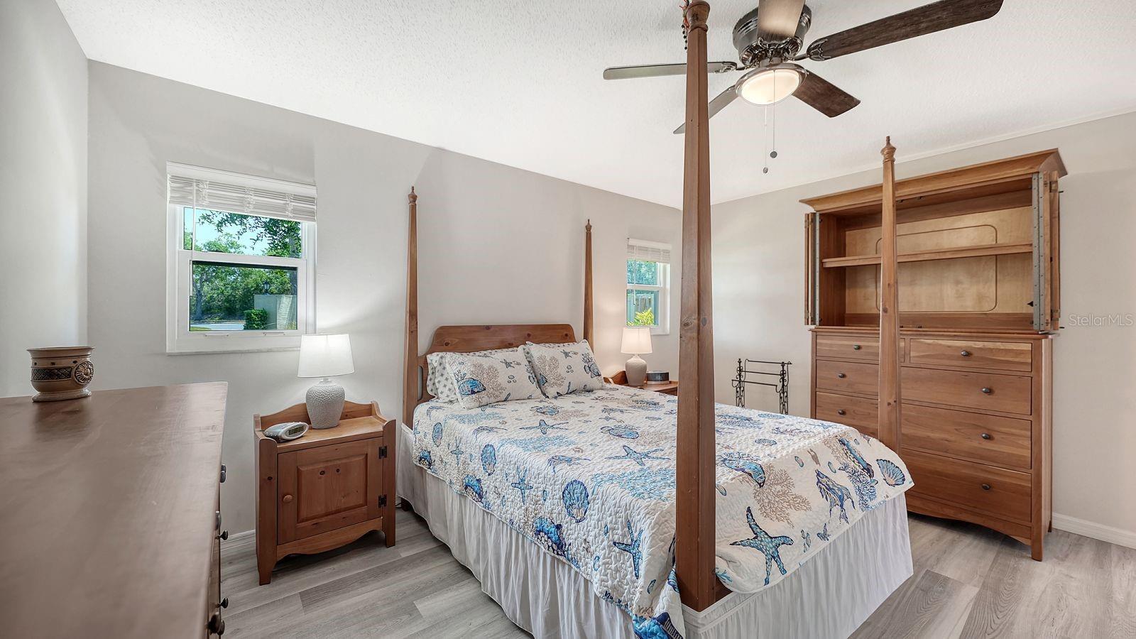 Image 19 of 49 For 2902 Captiva Gardens Drive 3