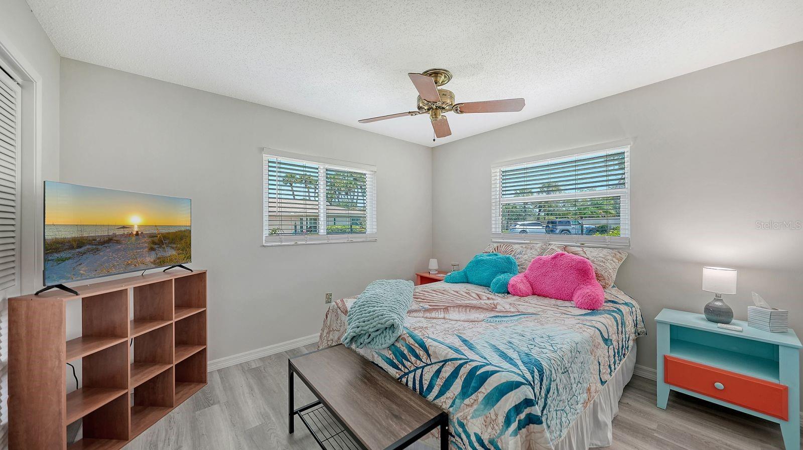 Image 24 of 49 For 2902 Captiva Gardens Drive 3