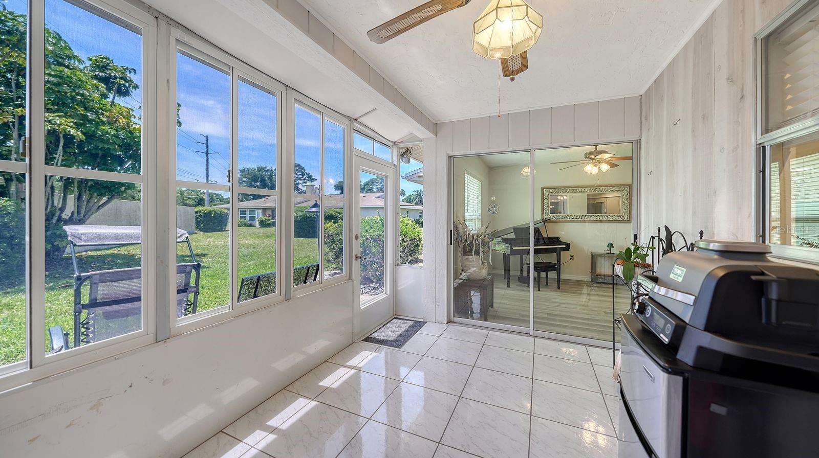 Image 31 of 49 For 2902 Captiva Gardens Drive 3