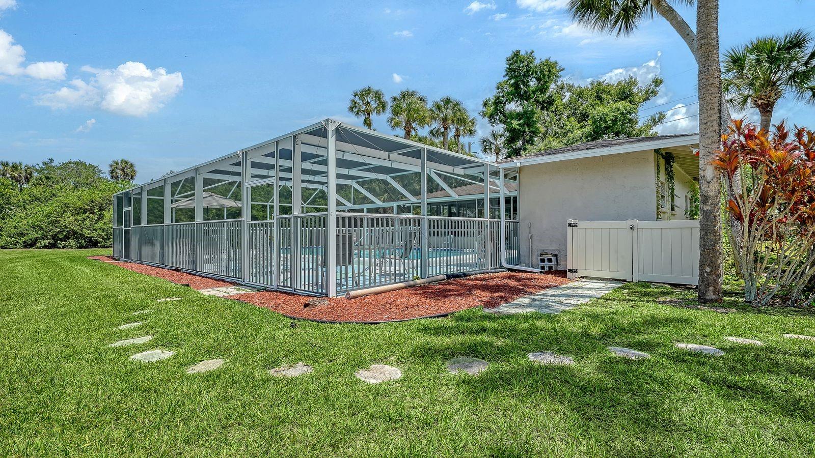 Image 40 of 49 For 2902 Captiva Gardens Drive 3