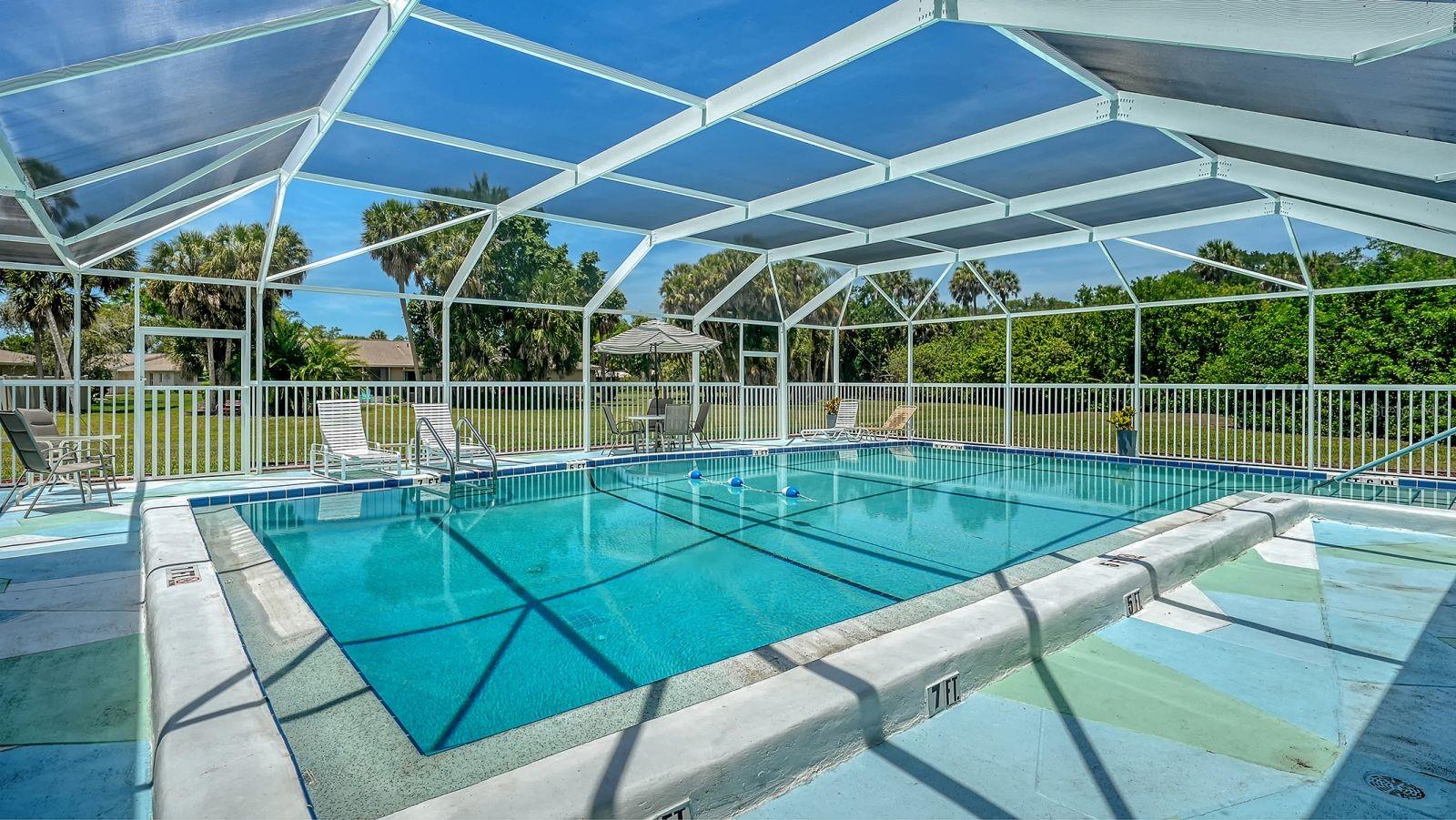 Image 5 of 49 For 2902 Captiva Gardens Drive 3