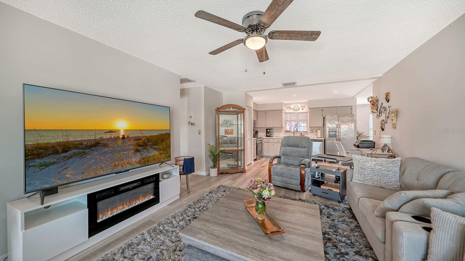 Image 9 of 49 For 2902 Captiva Gardens Drive 3