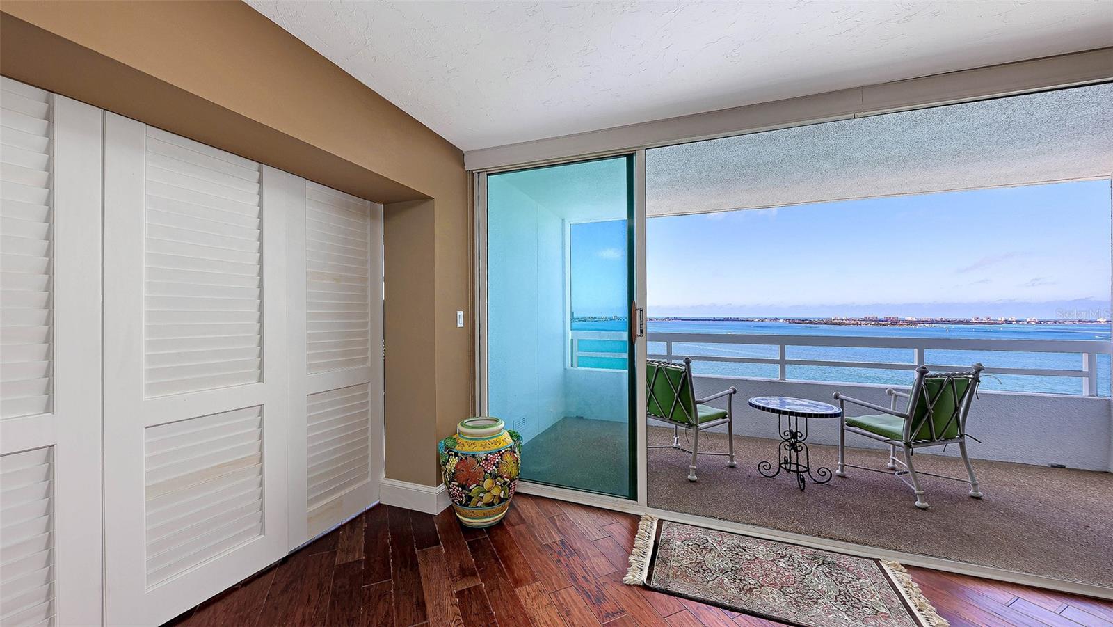 Image 7 of 54 For 988 Blvd Of The Arts  1711