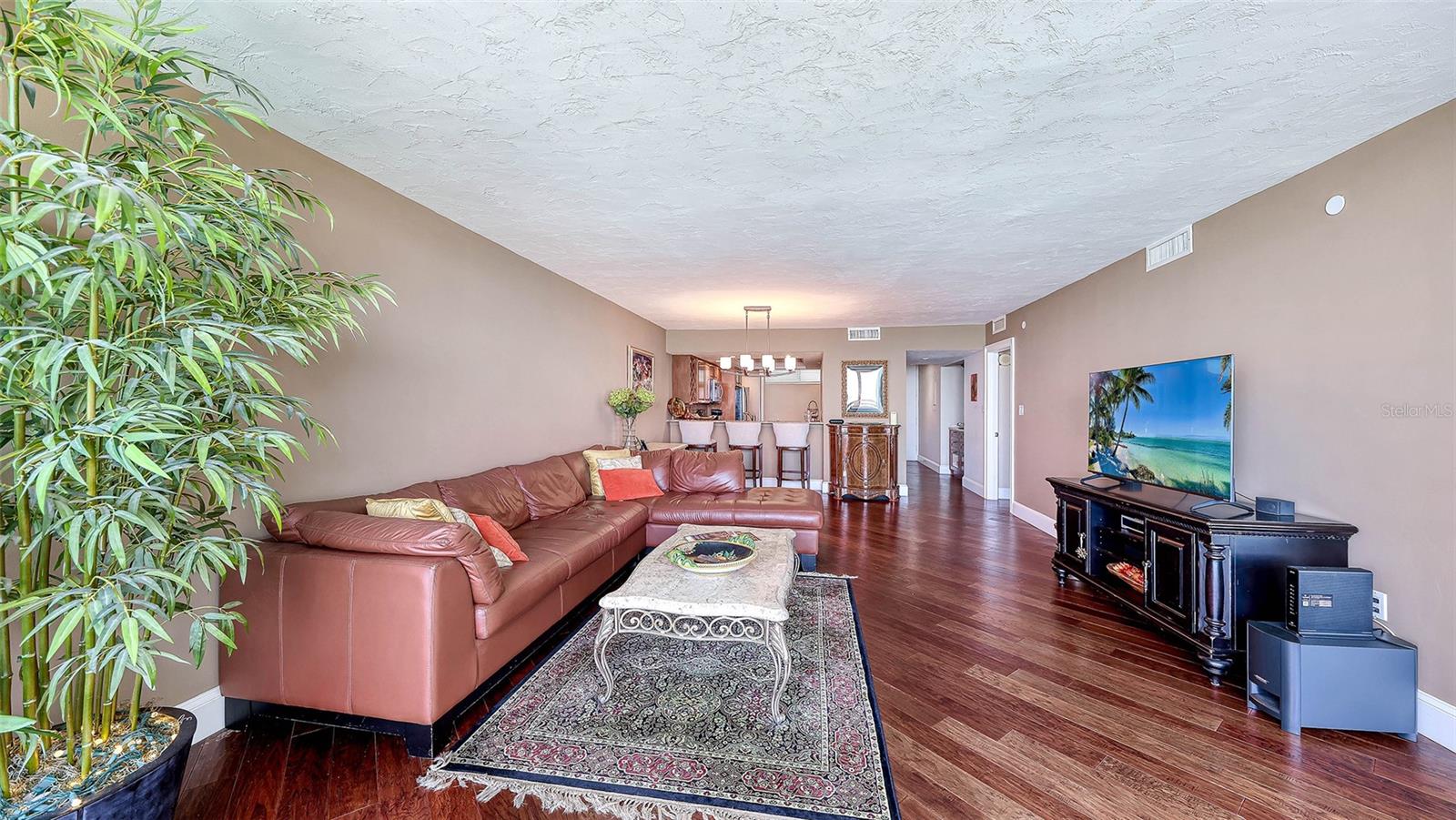 Image 8 of 54 For 988 Blvd Of The Arts  1711