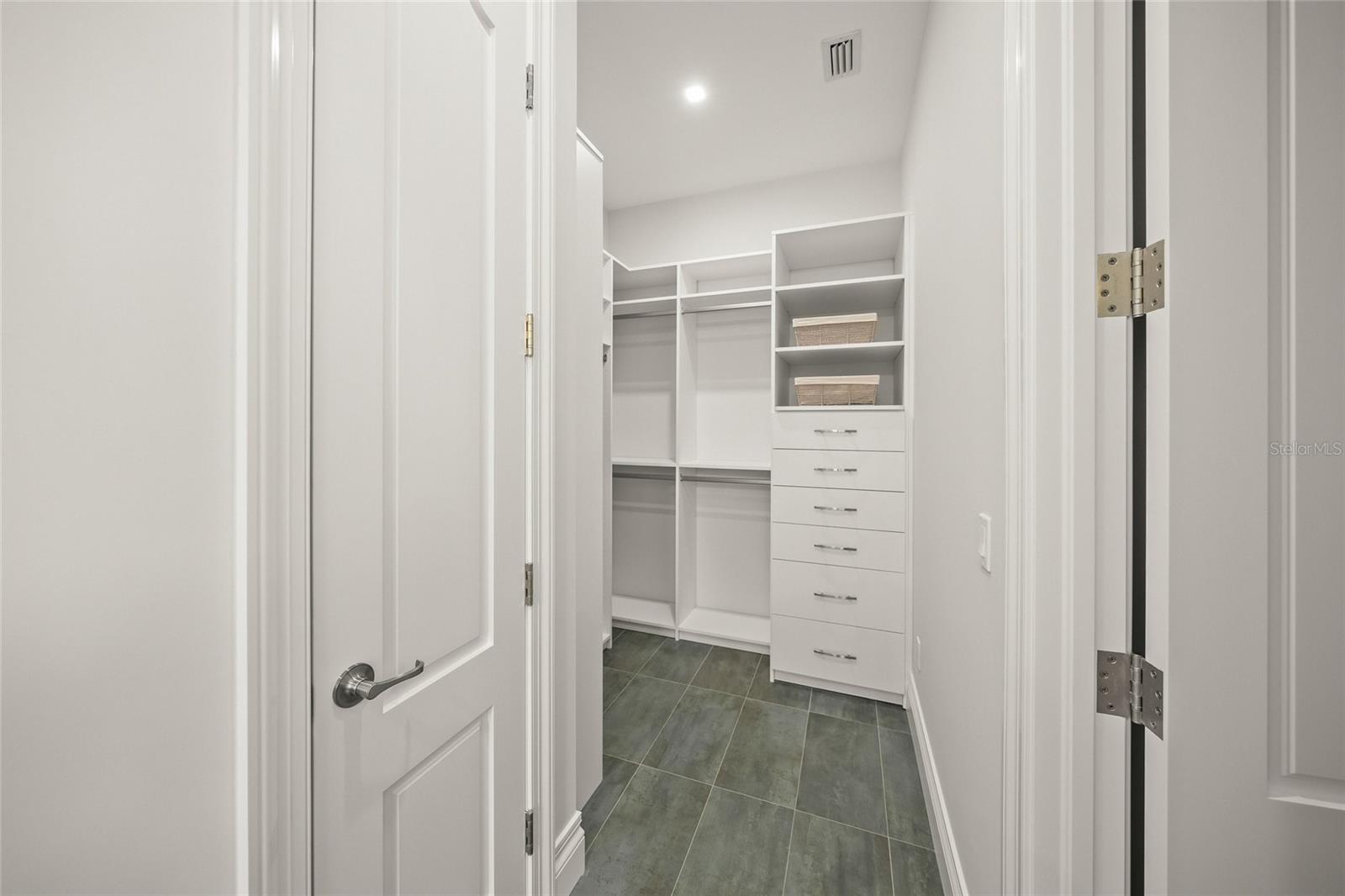 Image 29 of 74 For 1575 Eastbrook Drive