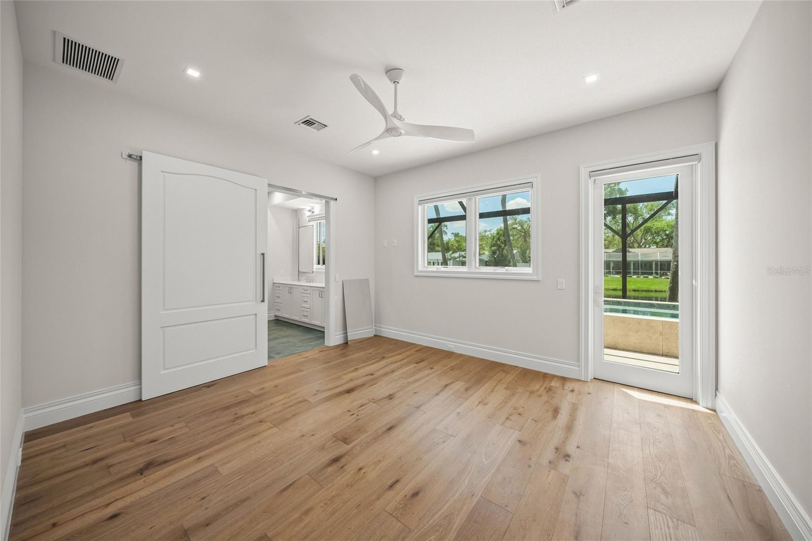 Image 36 of 74 For 1575 Eastbrook Drive