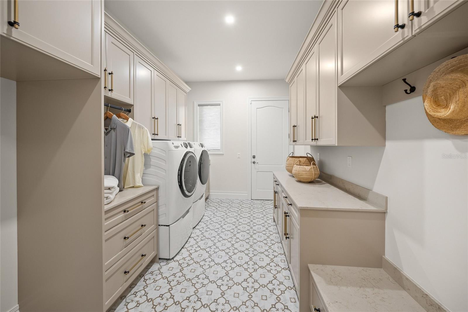 Image 39 of 74 For 1575 Eastbrook Drive