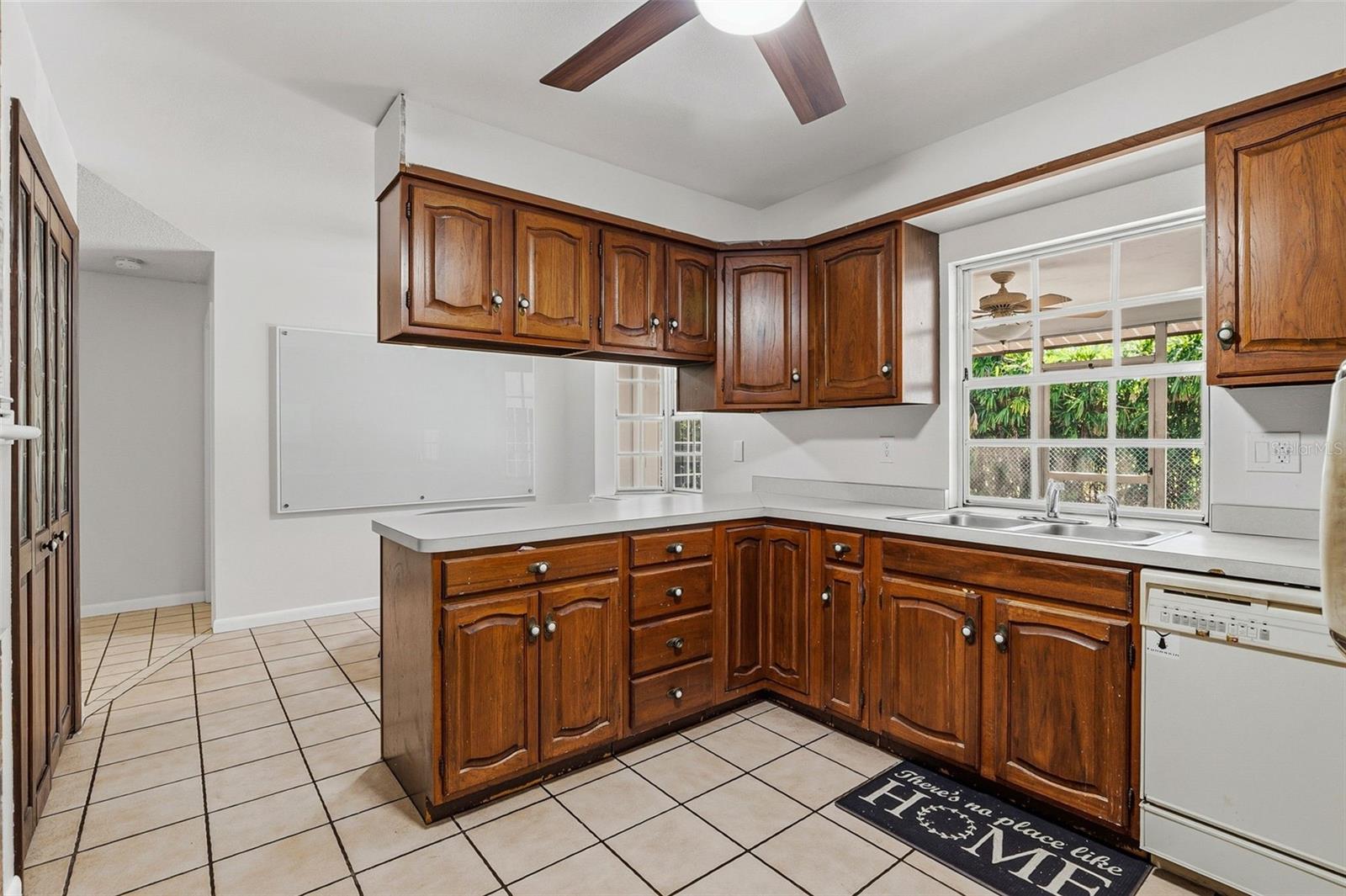 Image 11 of 45 For 2749 Greendale Drive