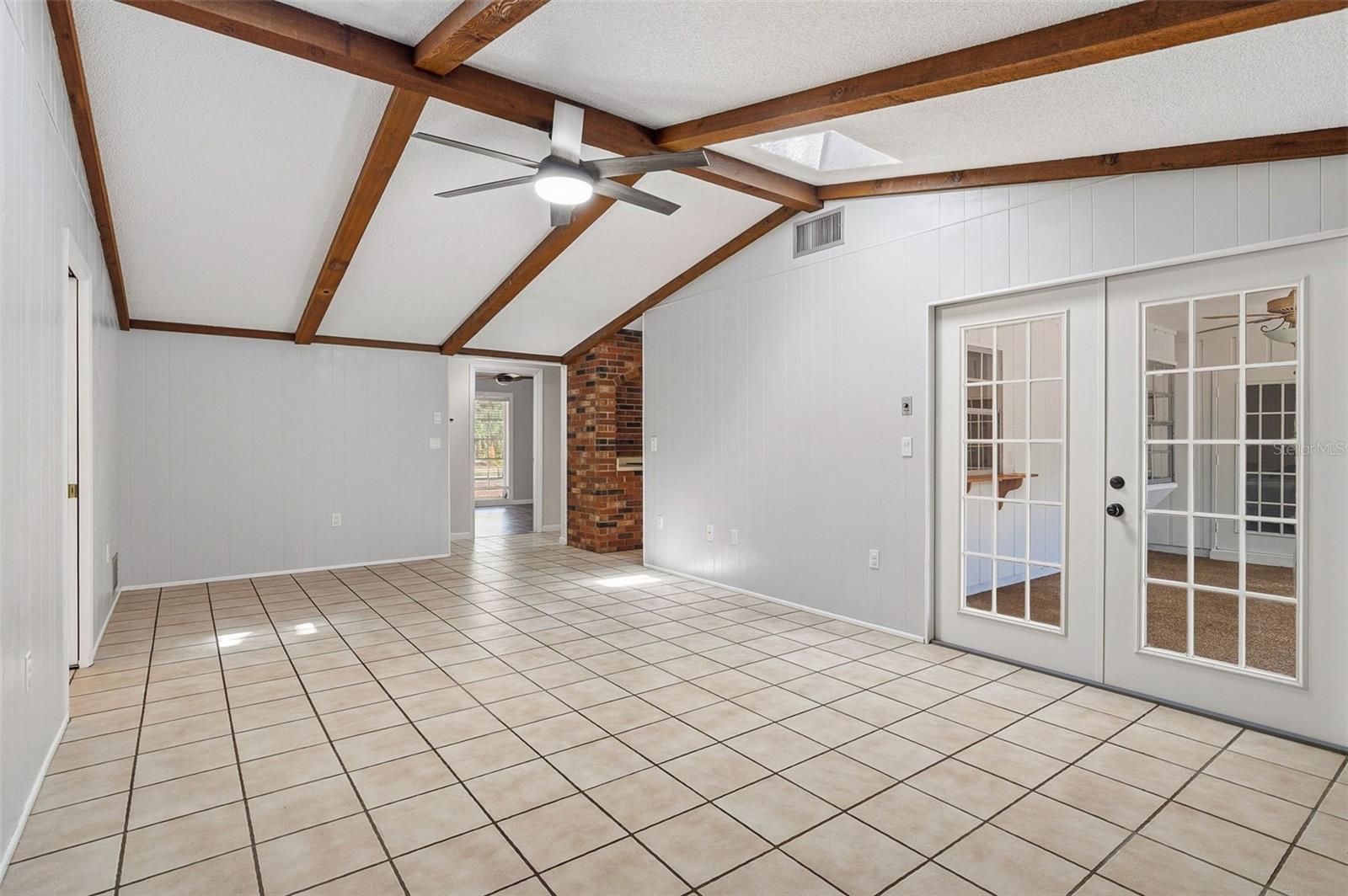 Image 15 of 45 For 2749 Greendale Drive
