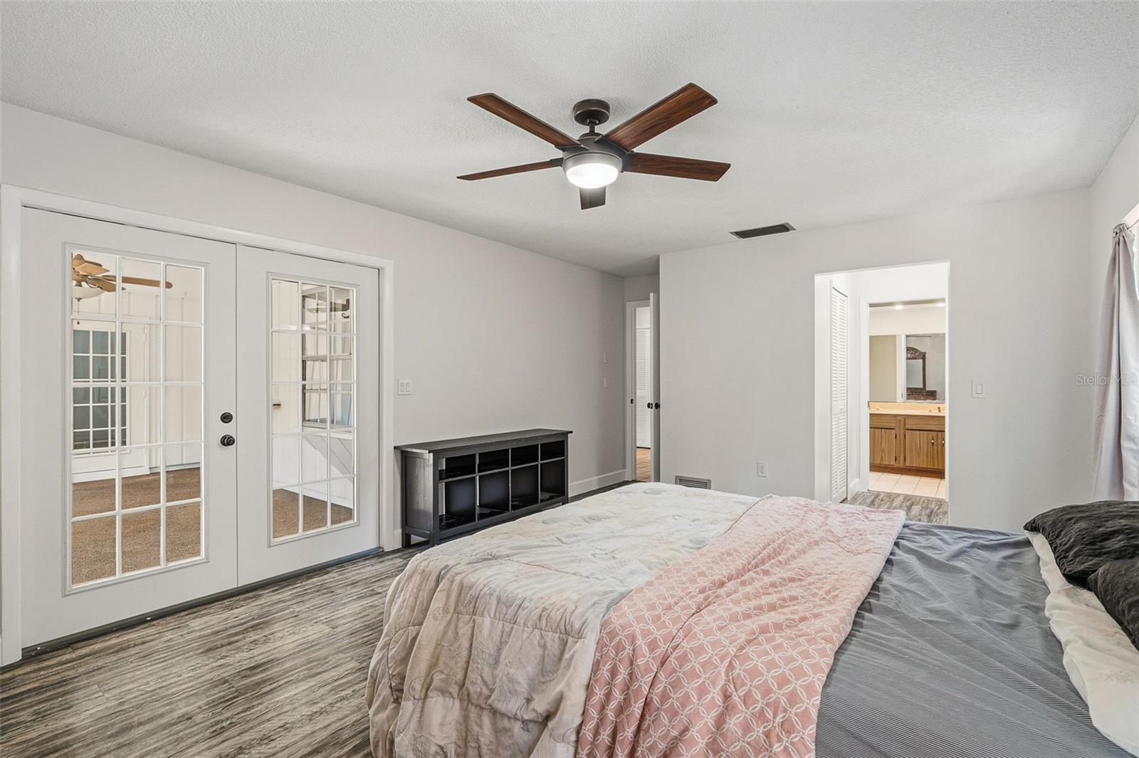 Image 19 of 45 For 2749 Greendale Drive