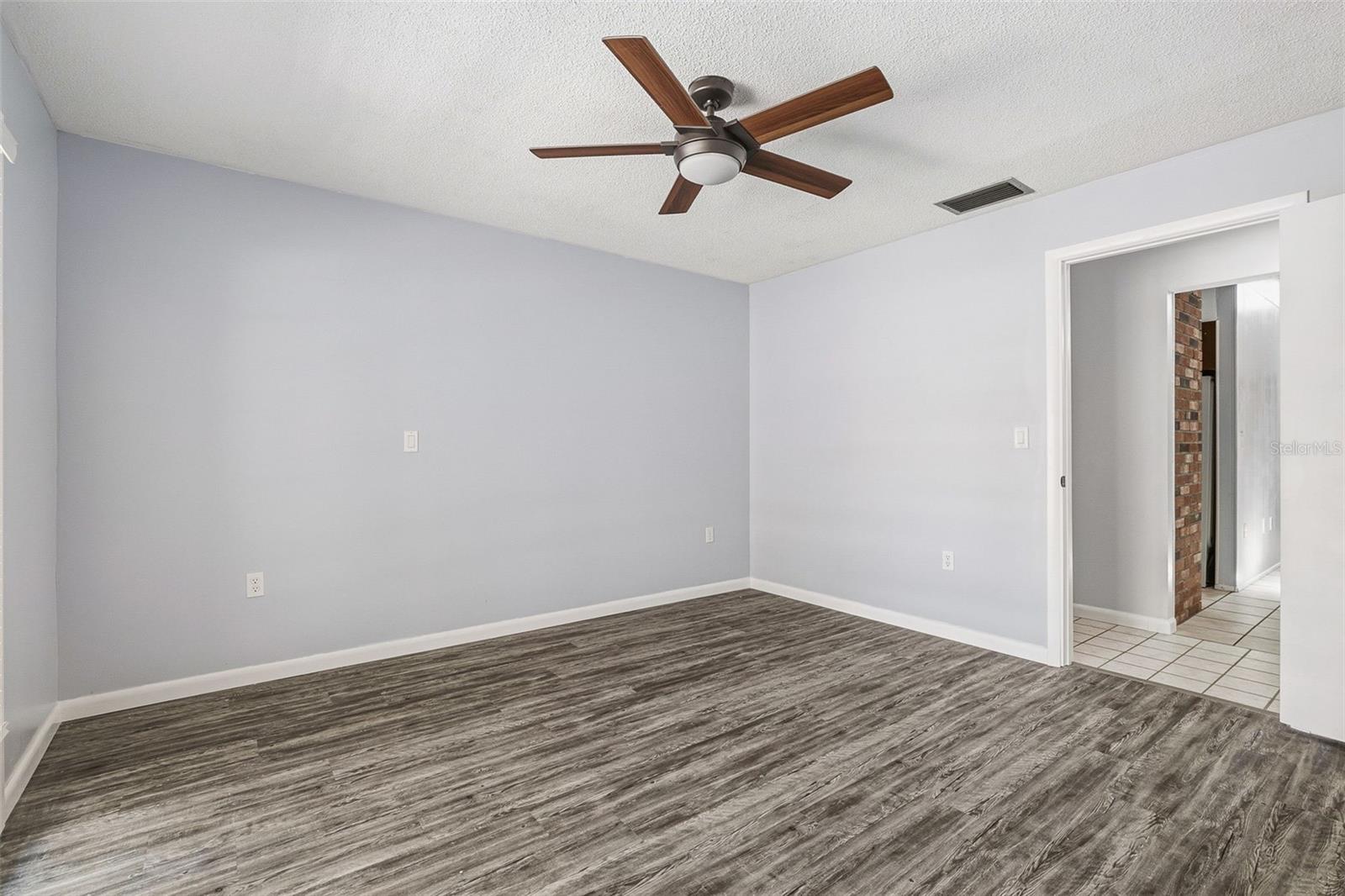 Image 24 of 45 For 2749 Greendale Drive