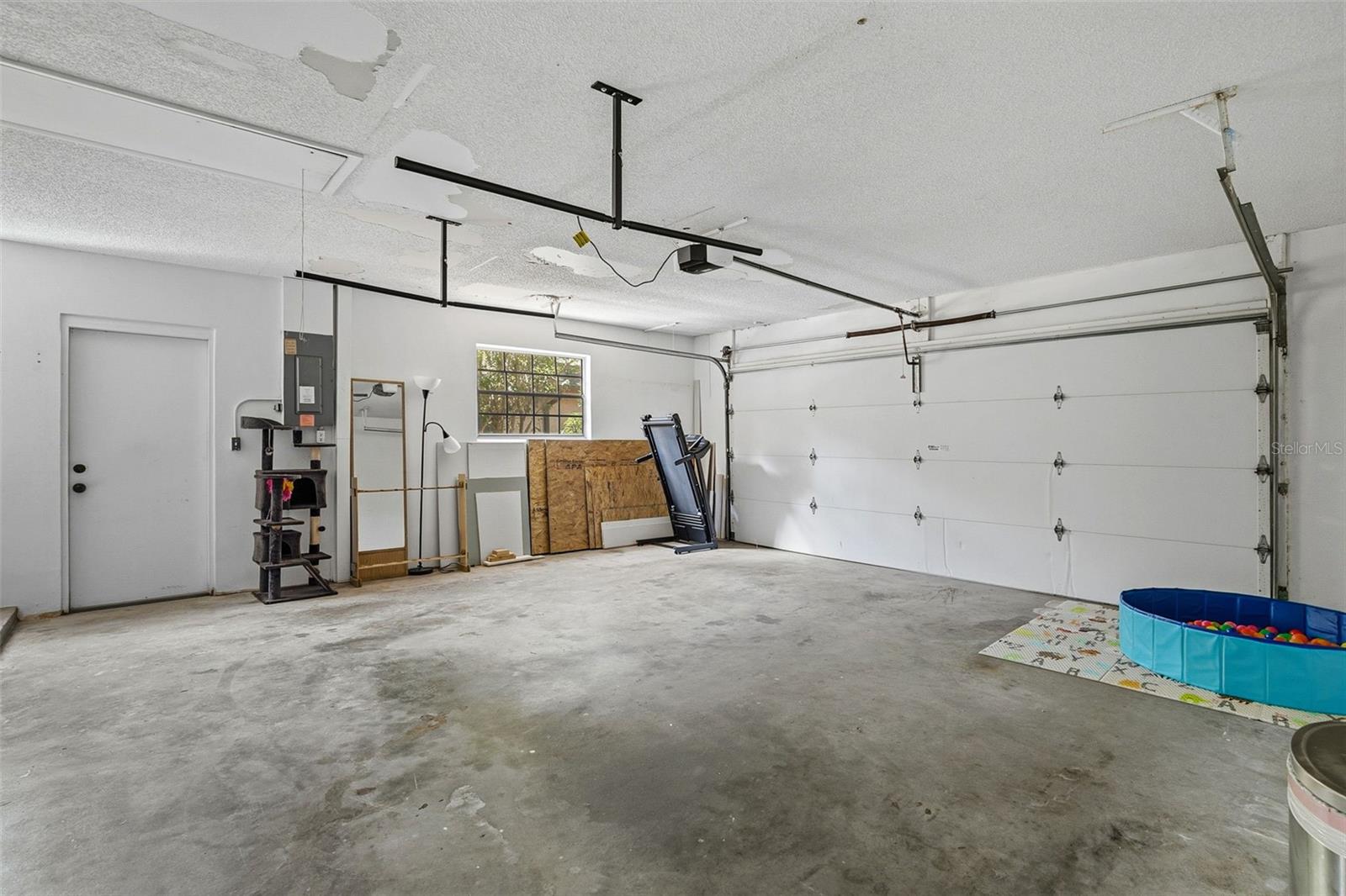 Image 31 of 45 For 2749 Greendale Drive
