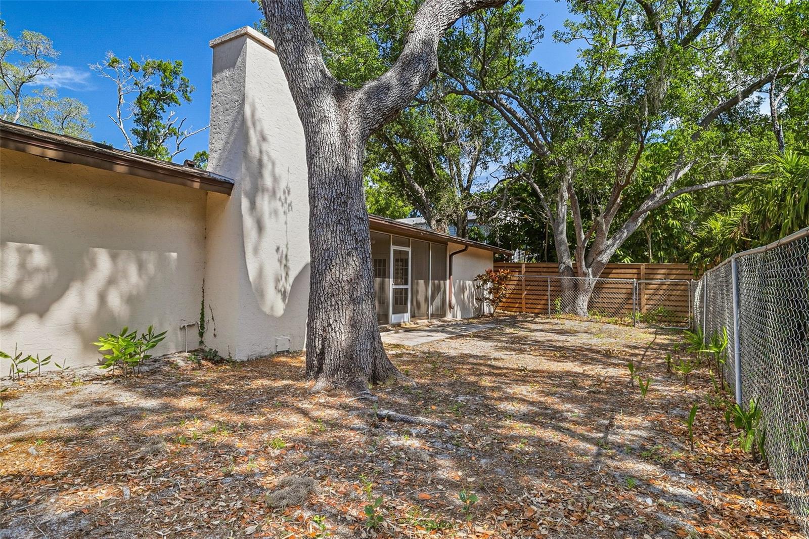Image 34 of 45 For 2749 Greendale Drive