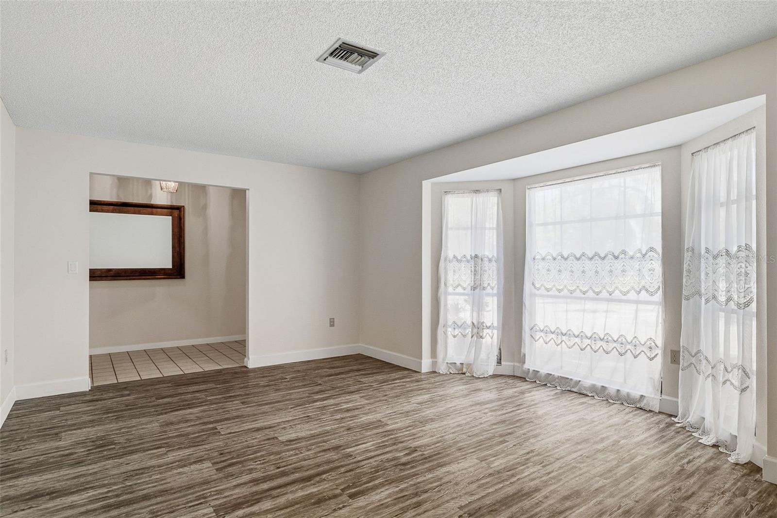 Image 7 of 45 For 2749 Greendale Drive