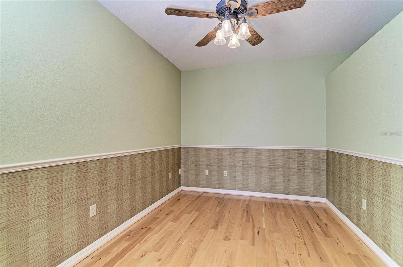 Image 33 of 59 For 5811 30th Court E