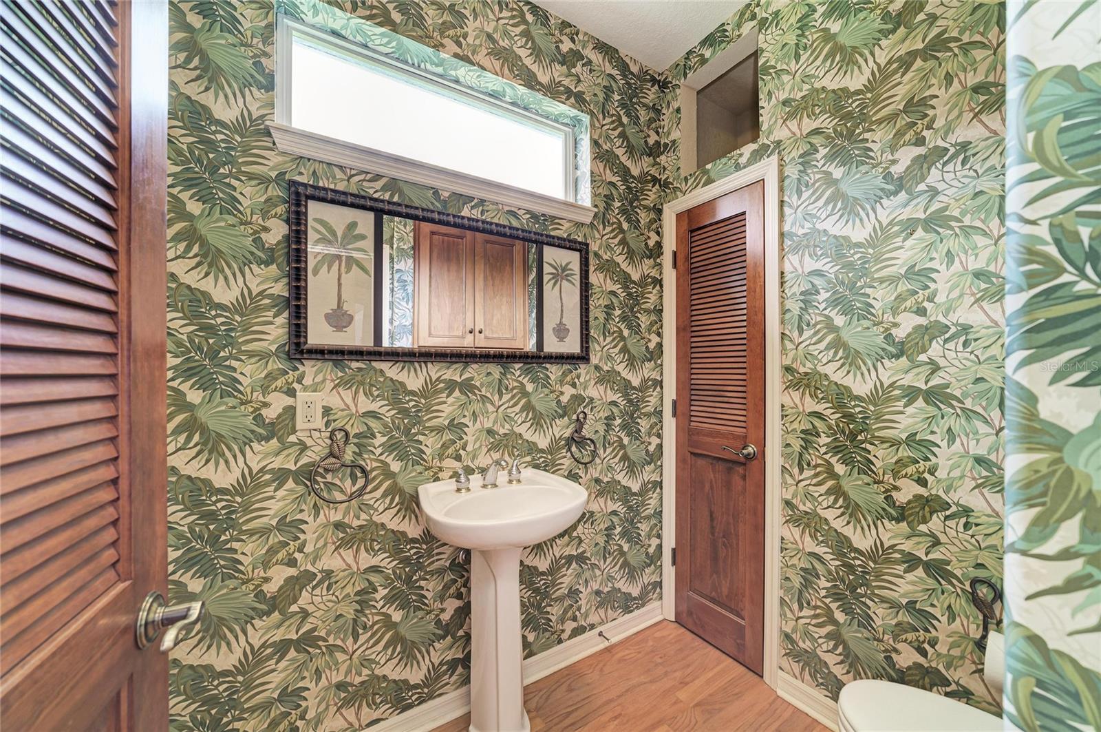 Image 37 of 59 For 5811 30th Court E