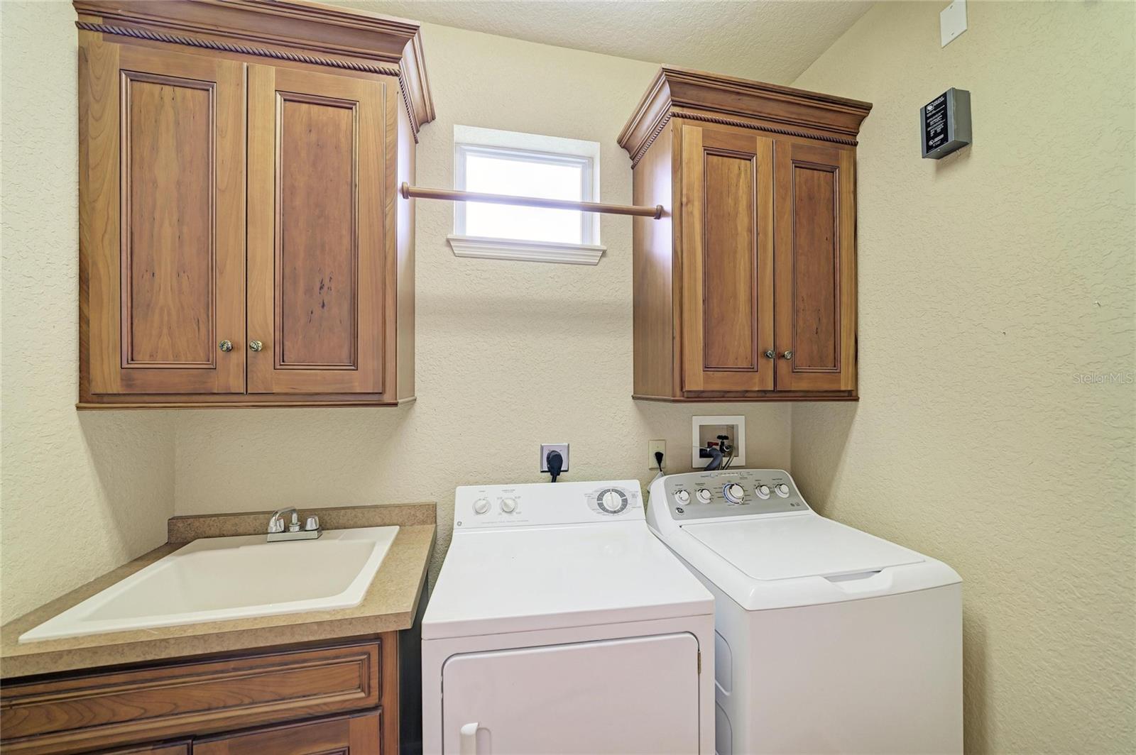 Image 38 of 59 For 5811 30th Court E