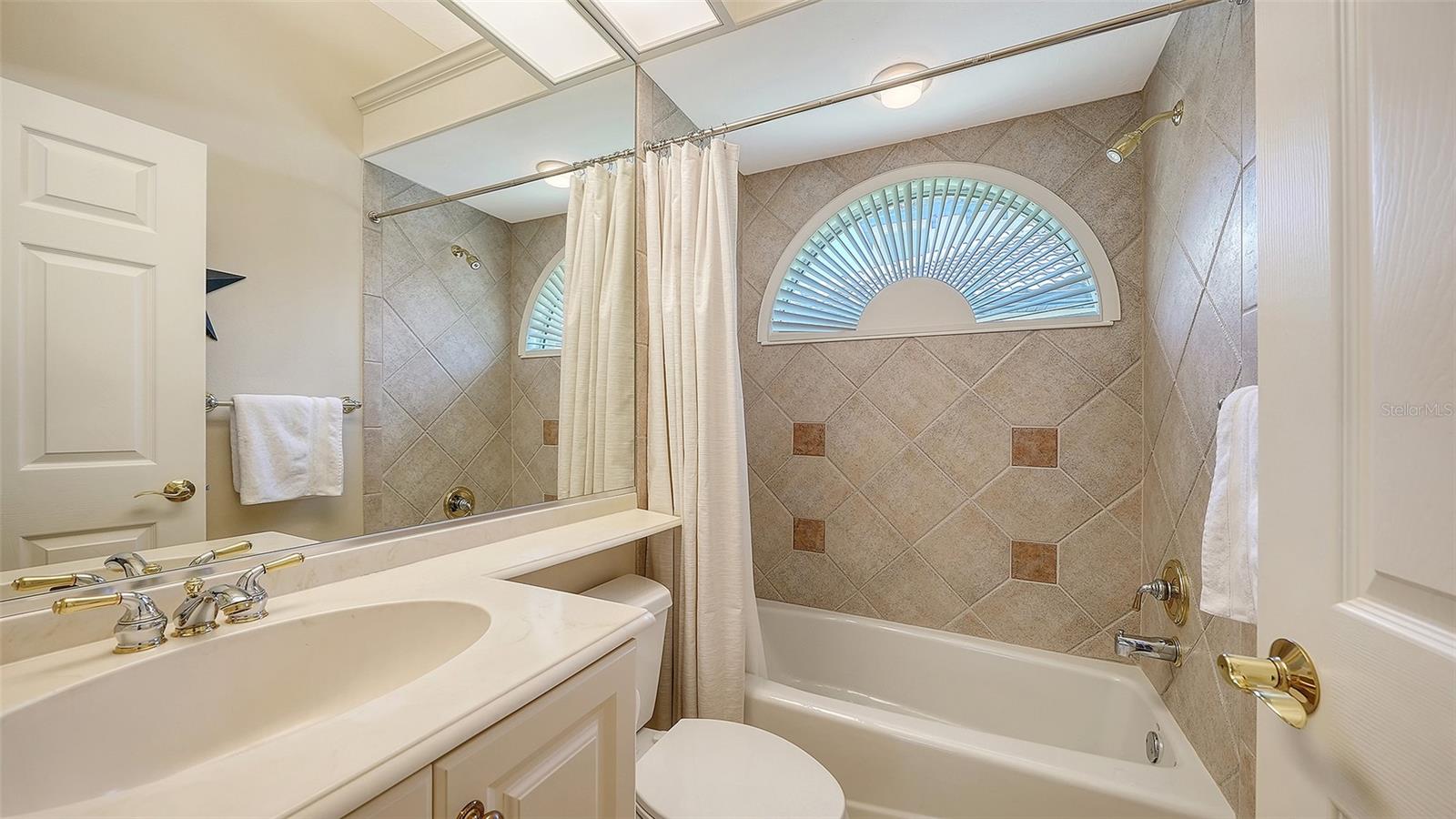 Image 32 of 72 For 7507 Abbey Glen