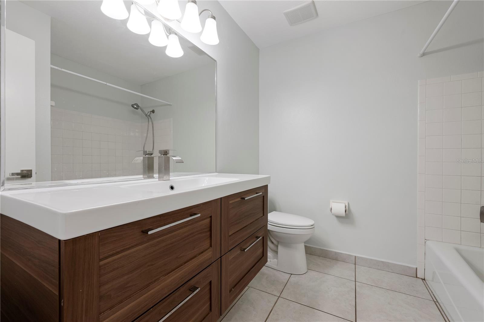 Image 12 of 23 For 5446 Foxwood Drive