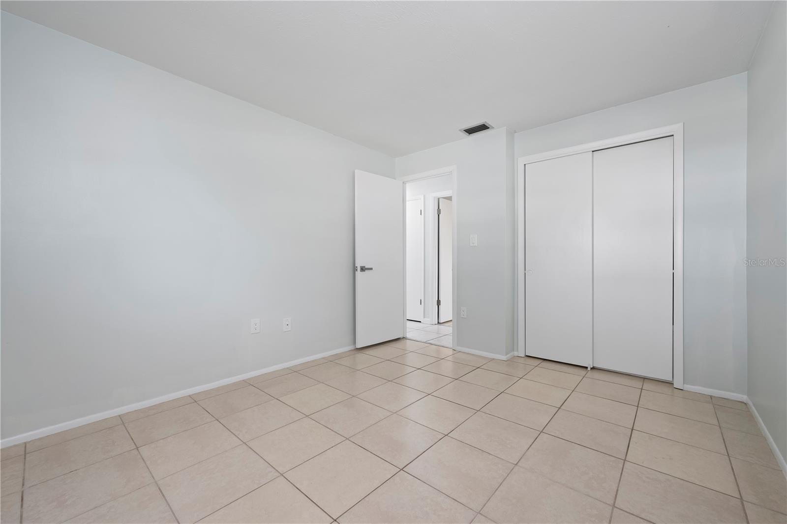Image 13 of 23 For 5446 Foxwood Drive