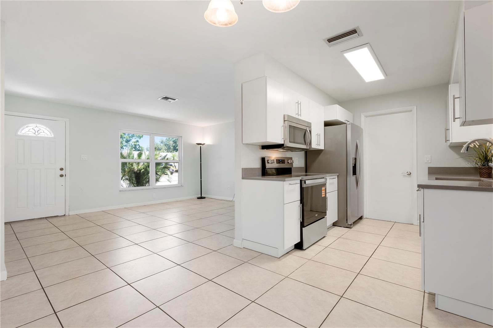 Image 5 of 23 For 5446 Foxwood Drive
