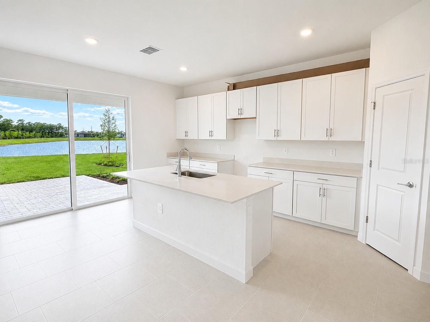 Image 3 of 17 For 8182 Saint Kitts Circle