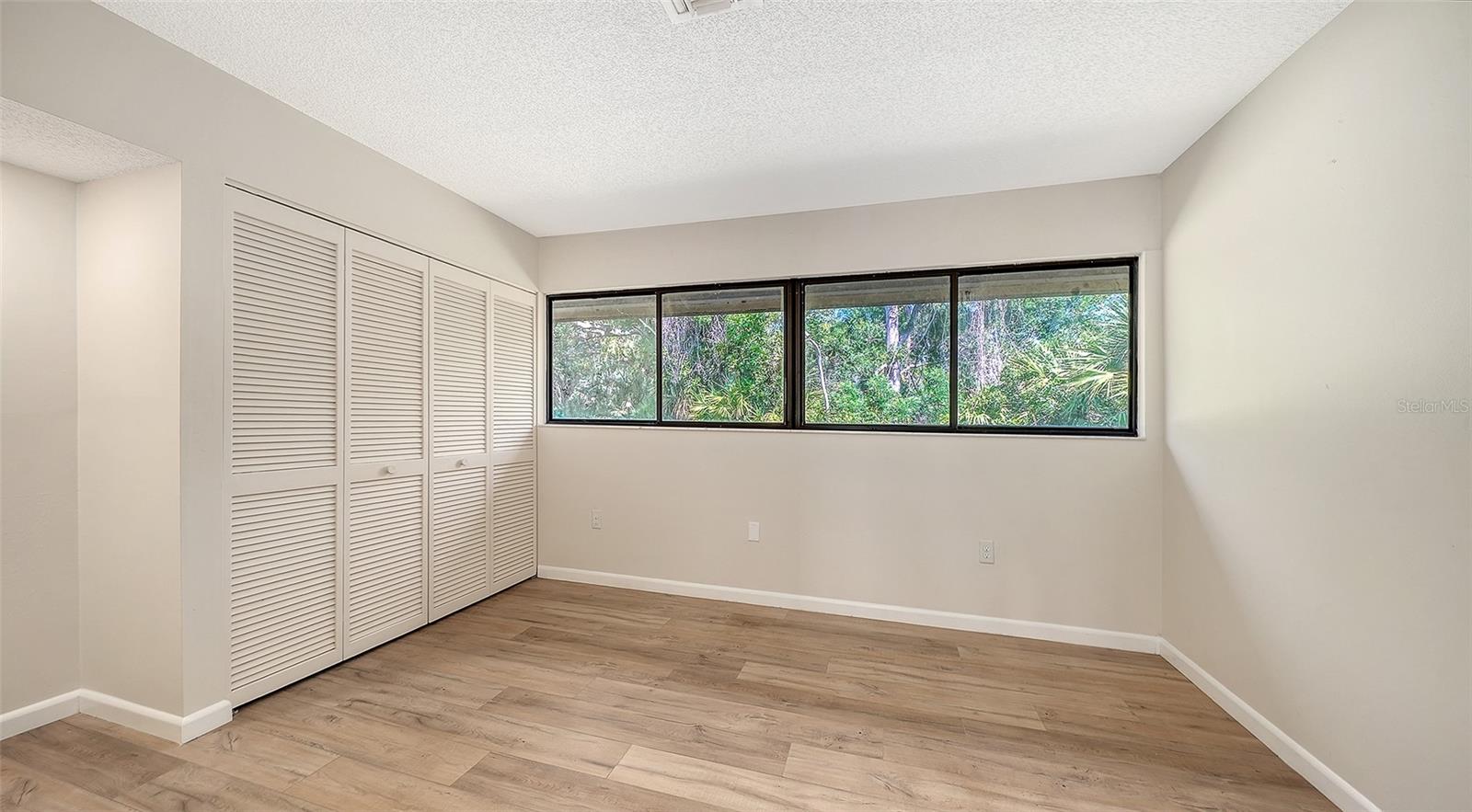 Image 10 of 29 For 3569 Longmeadow  35