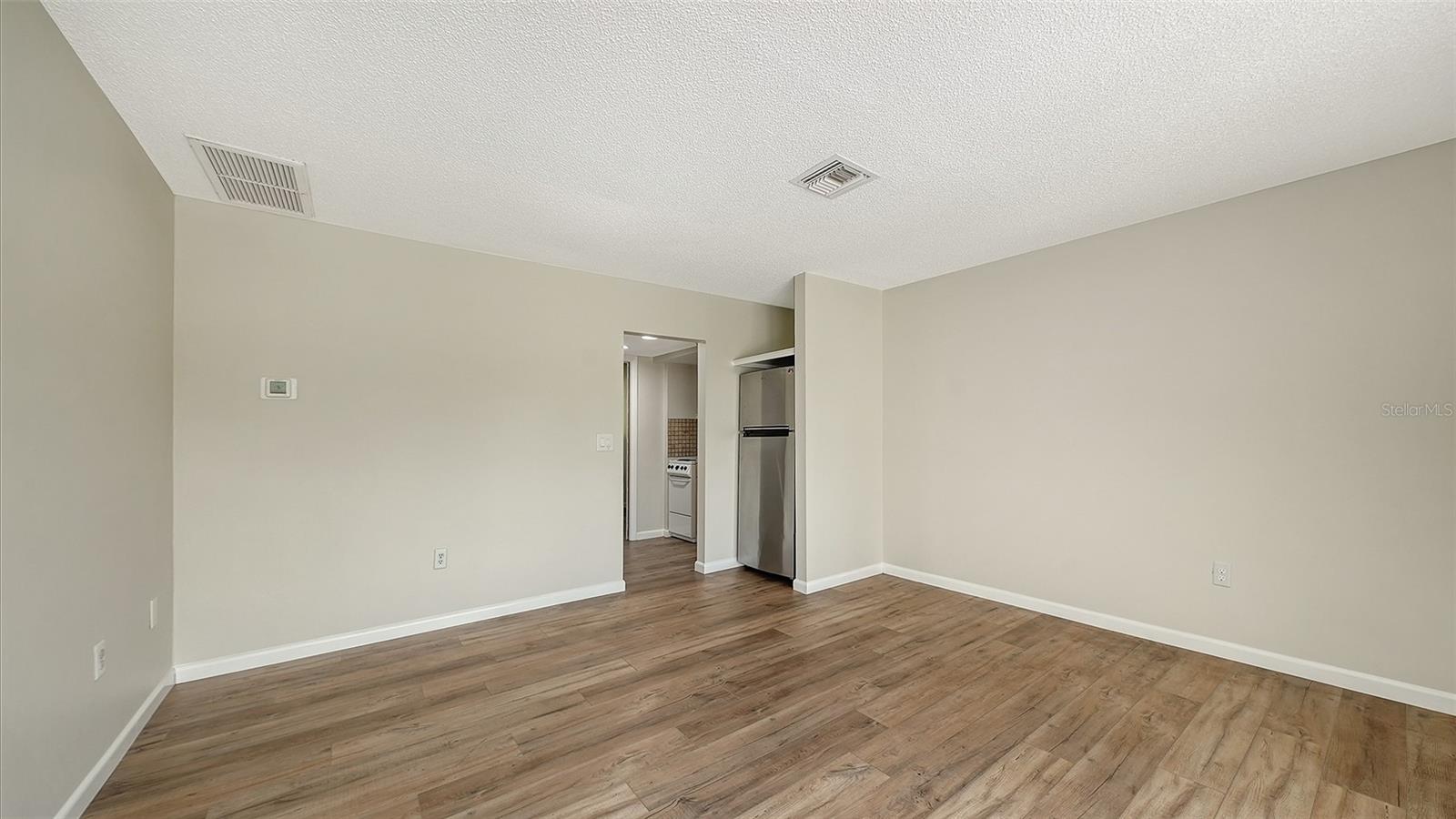 Image 8 of 29 For 3569 Longmeadow  35
