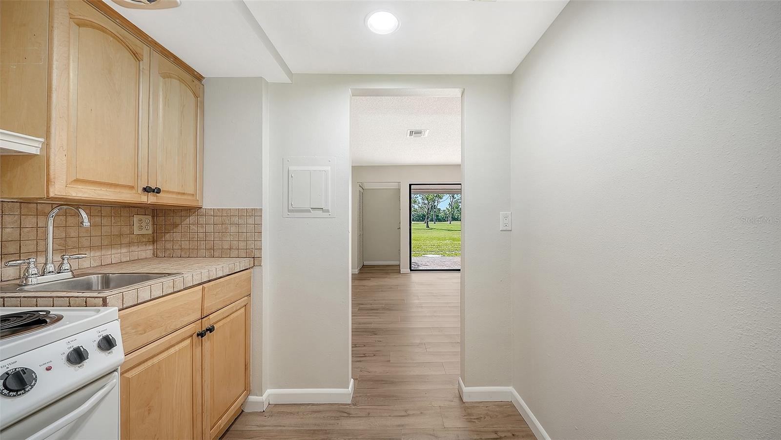 Image 9 of 29 For 3569 Longmeadow  35