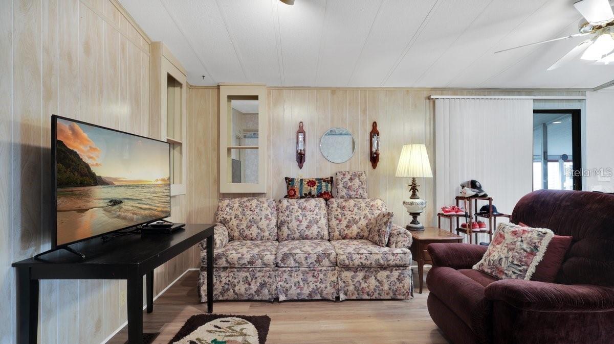 Image 18 of 29 For 4212 Cedarwood Street