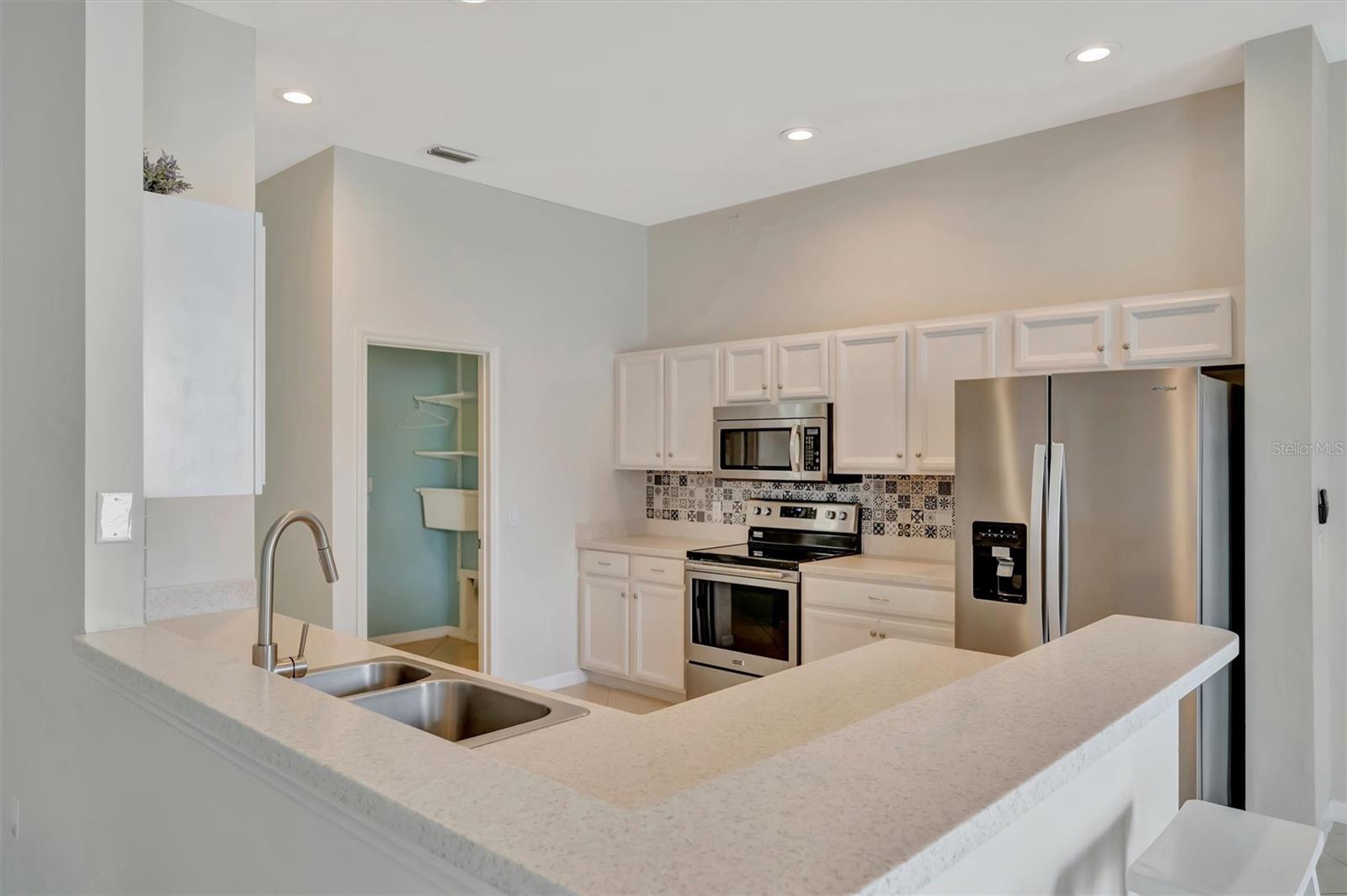 Image 17 of 43 For 4802 Bookelia Circle