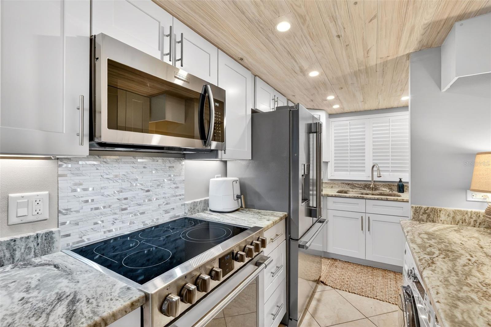Image 14 of 36 For 633 Alhambra Road 205