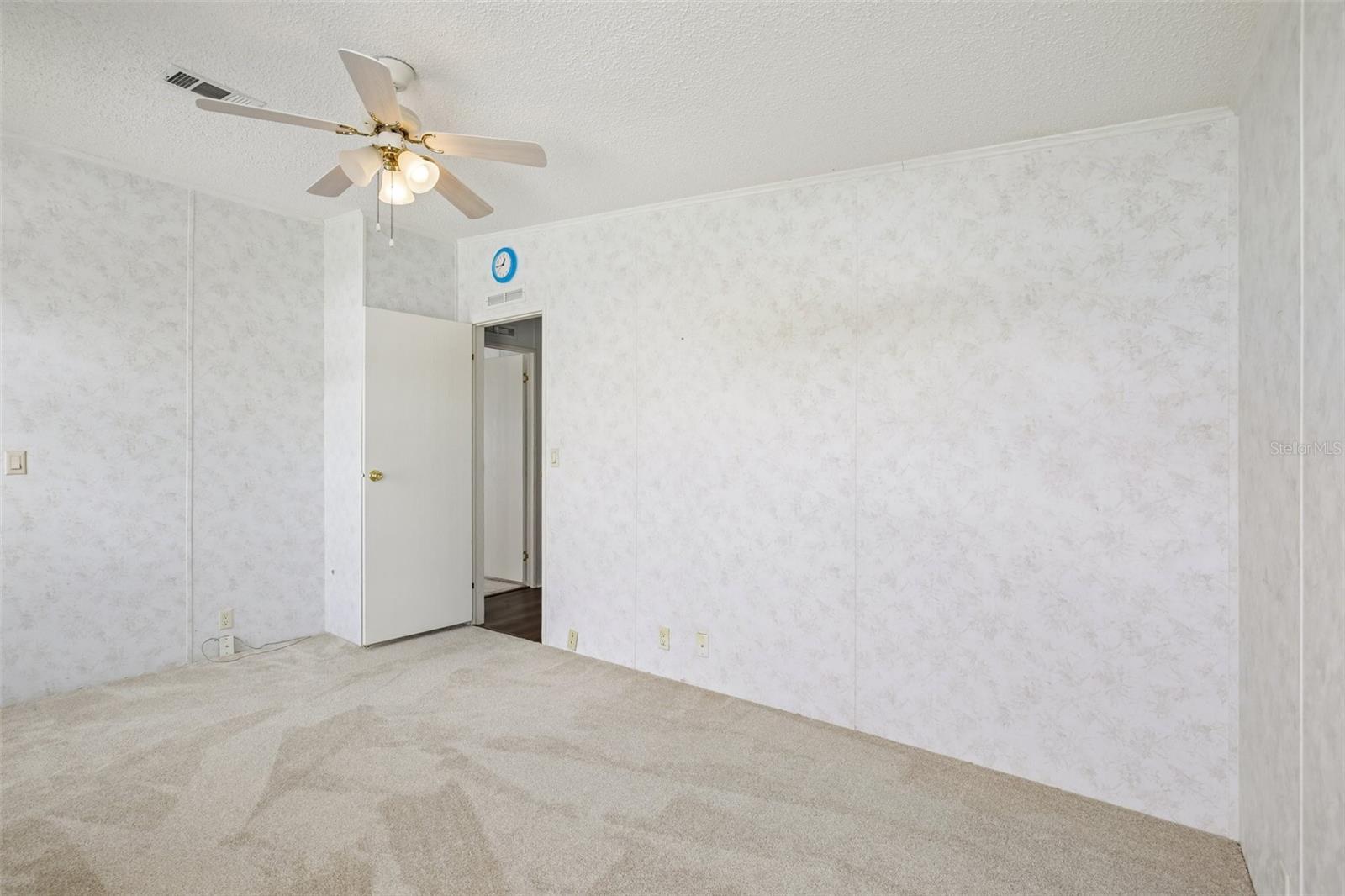 Image 15 of 27 For 6710 36th Avenue E 282