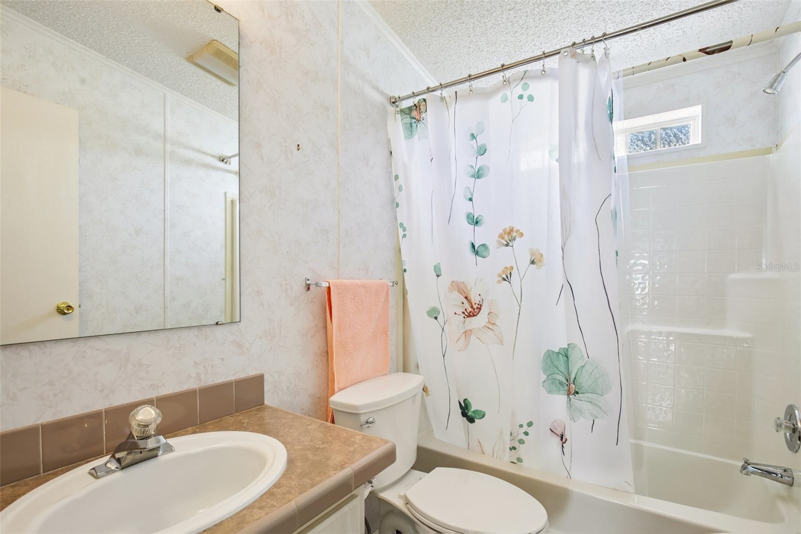 Image 16 of 27 For 6710 36th Avenue E 282