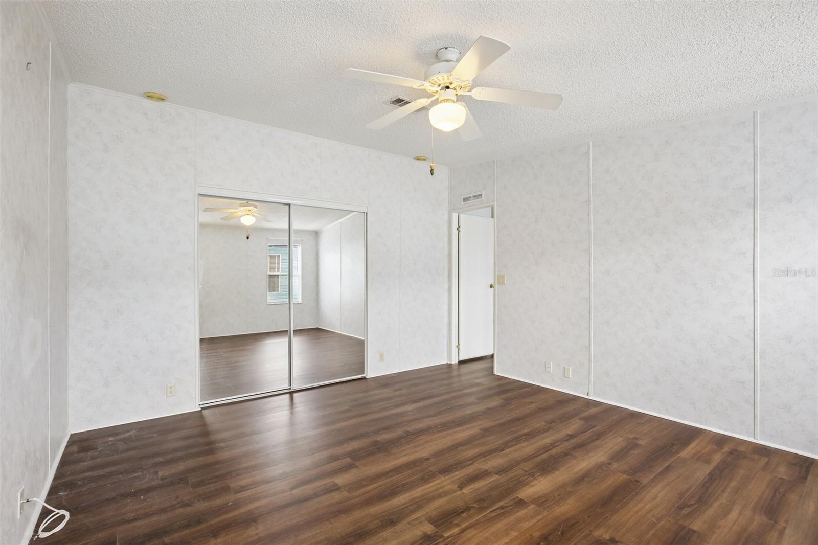 Image 20 of 27 For 6710 36th Avenue E 282