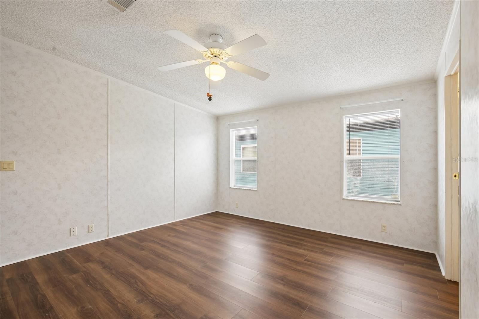Image 21 of 27 For 6710 36th Avenue E 282